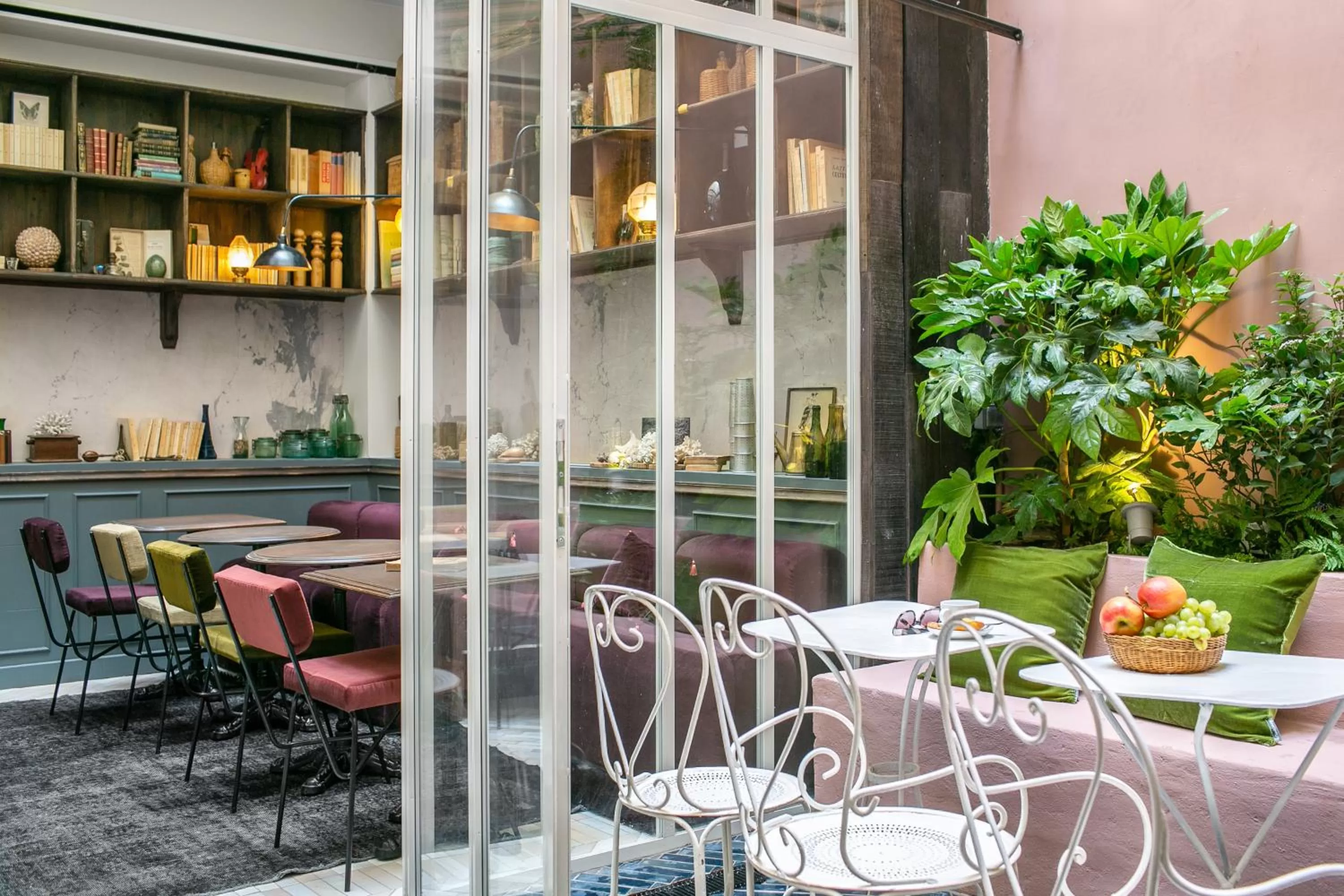 Patio in La Planque Hotel