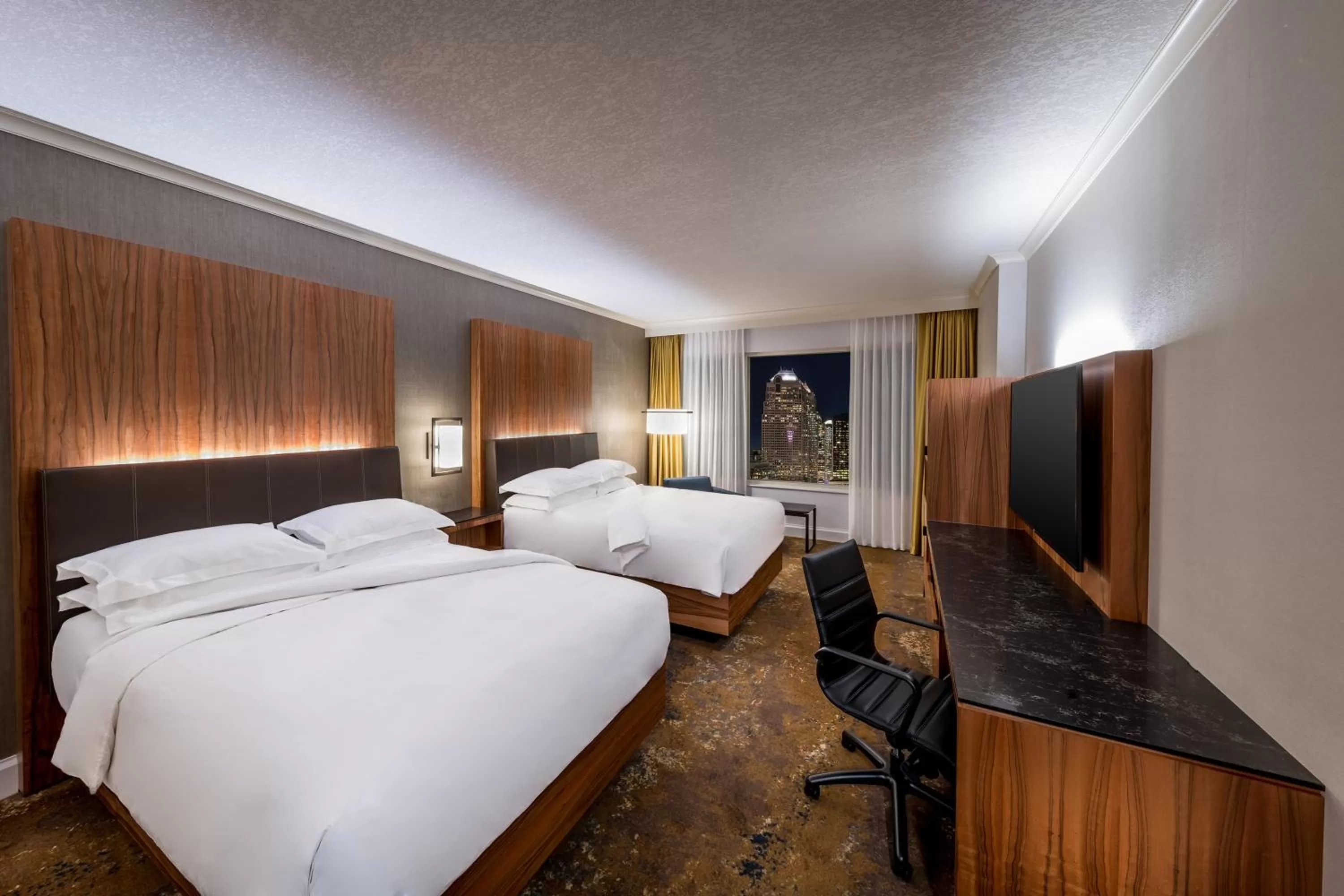 Queen Room with Two Queen Beds - High Floor in Hyatt Regency Calgary