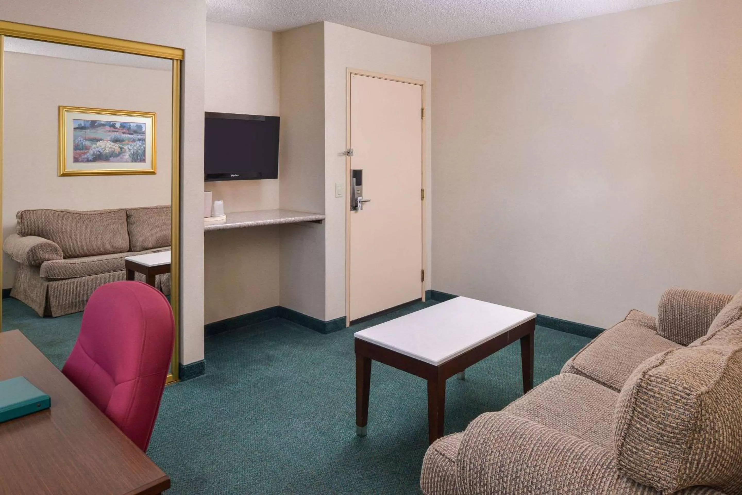 King Suite with Sofa Bed - Non-Smoking in Quality Inn & Suites Walnut - City of Industry
