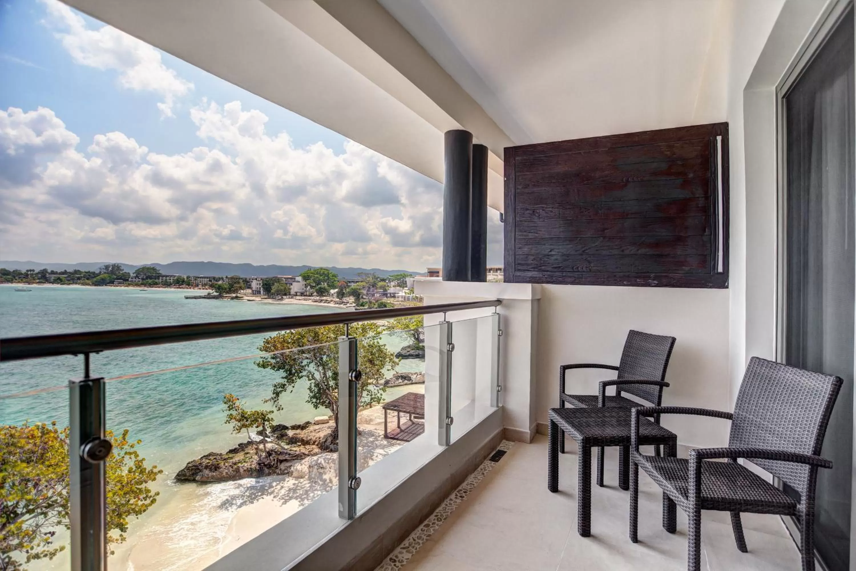 Luxury Junior Suite Ocean View Diamond Club  - single occupancy in Royalton Negril, An Autograph Collection All-Inclusive Resort