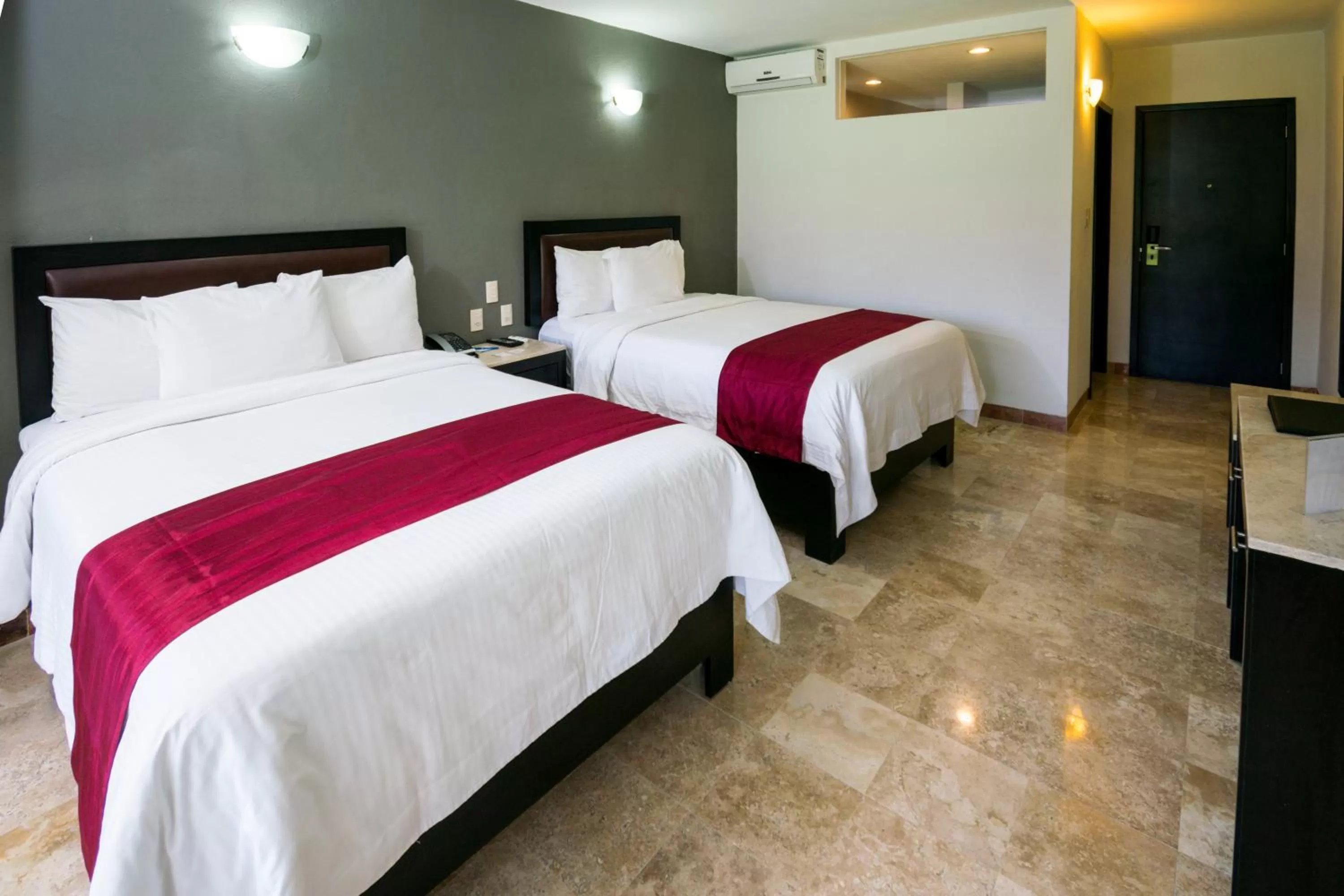 Double Room with Two Double Beds in Real de Minas Poliforum