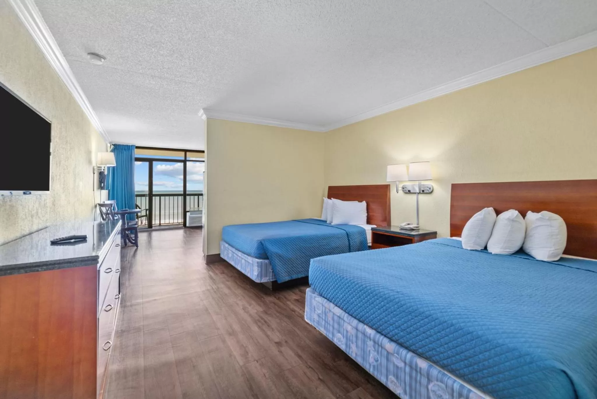 Deluxe Room with Two Queen Beds - Oceanfront in North Shore Oceanfront Resort Hotel