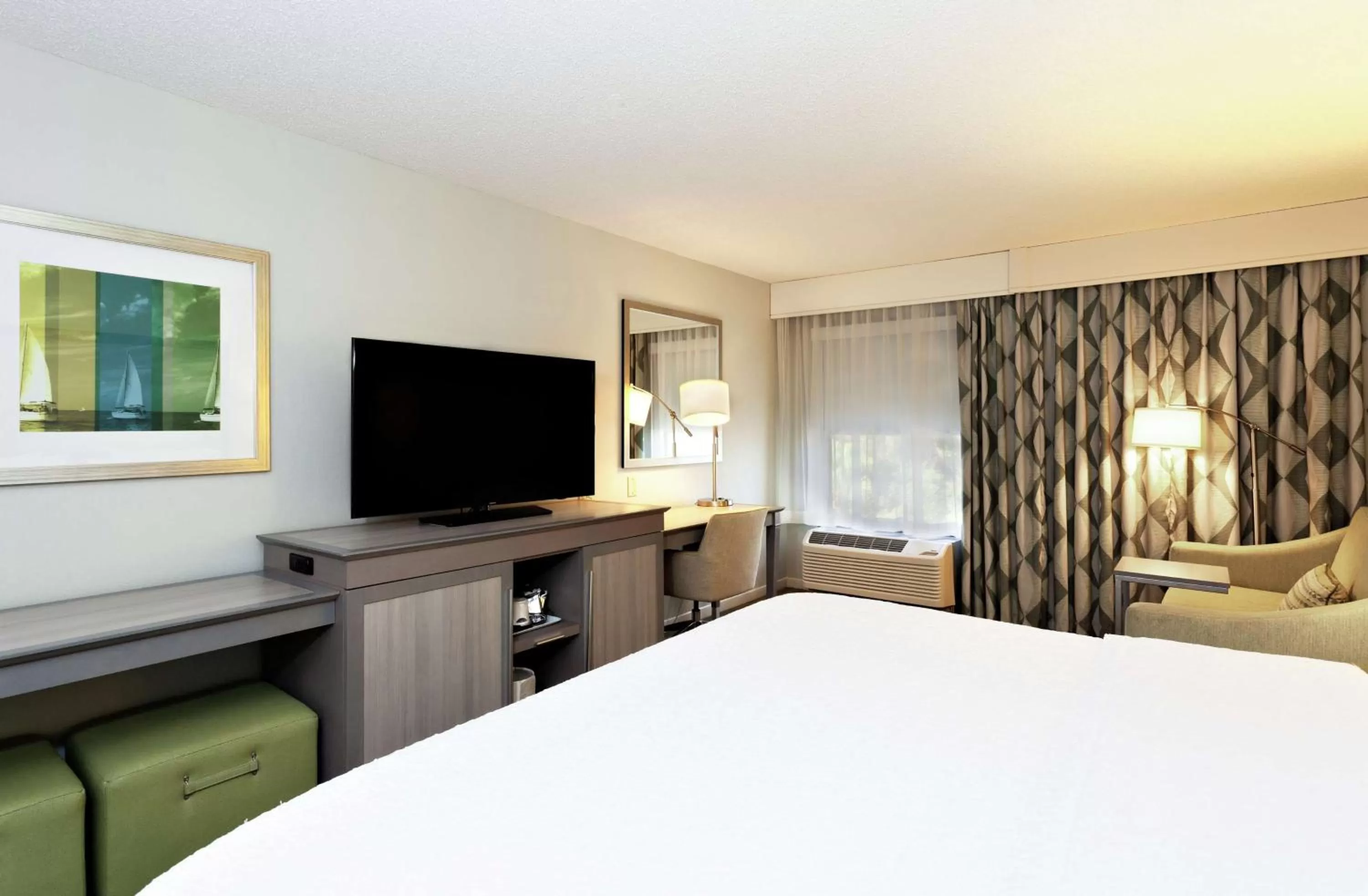 King Room with Sofa Bed and Study - Non-Smoking in Hampton Inn Melbourne