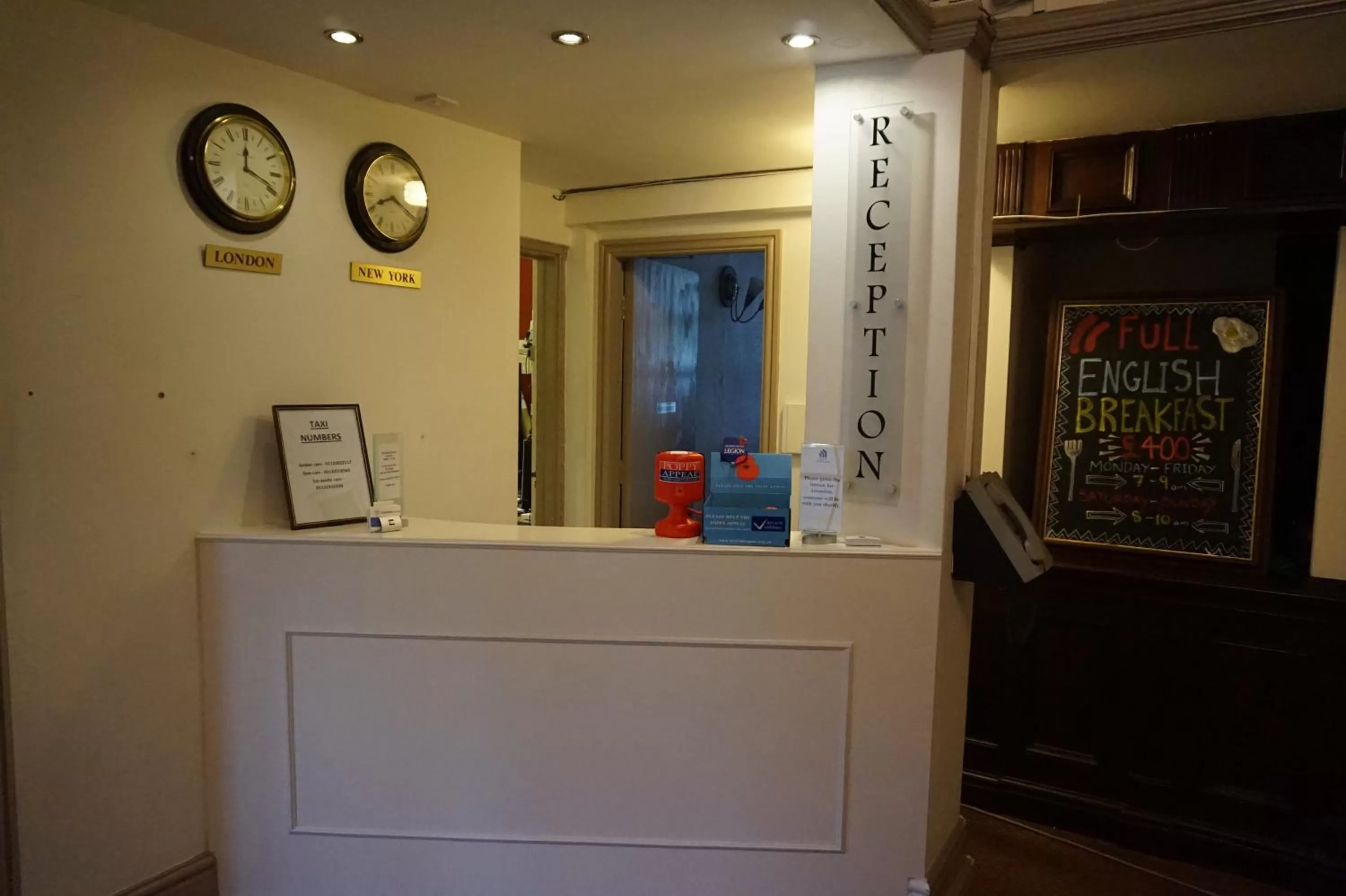 Standard Twin Room with Shared Bathroom in The Boundary Hotel - B&B