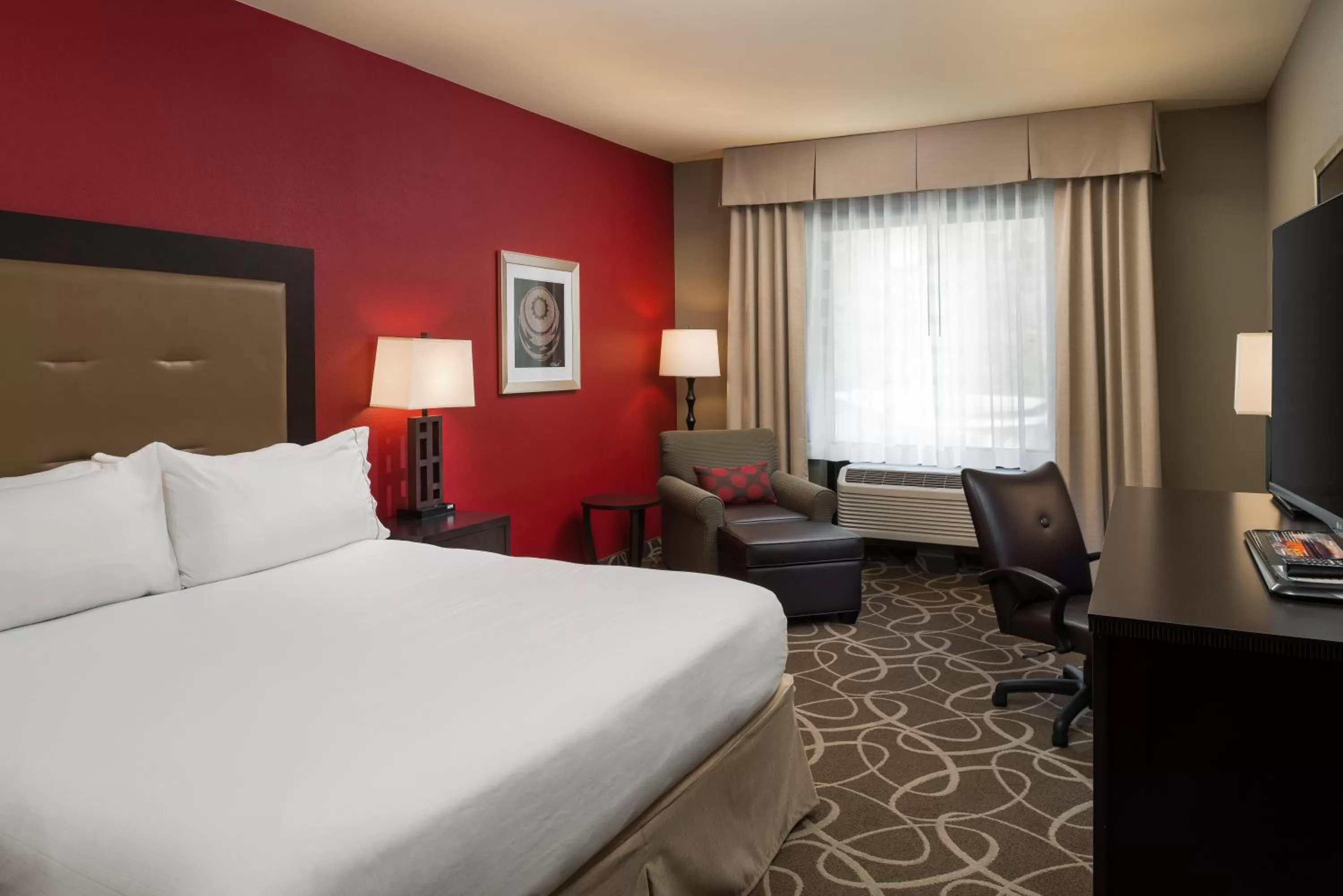 Standard King Room in Holiday Inn Express Klamath - Redwood Ntl Pk Area by IHG