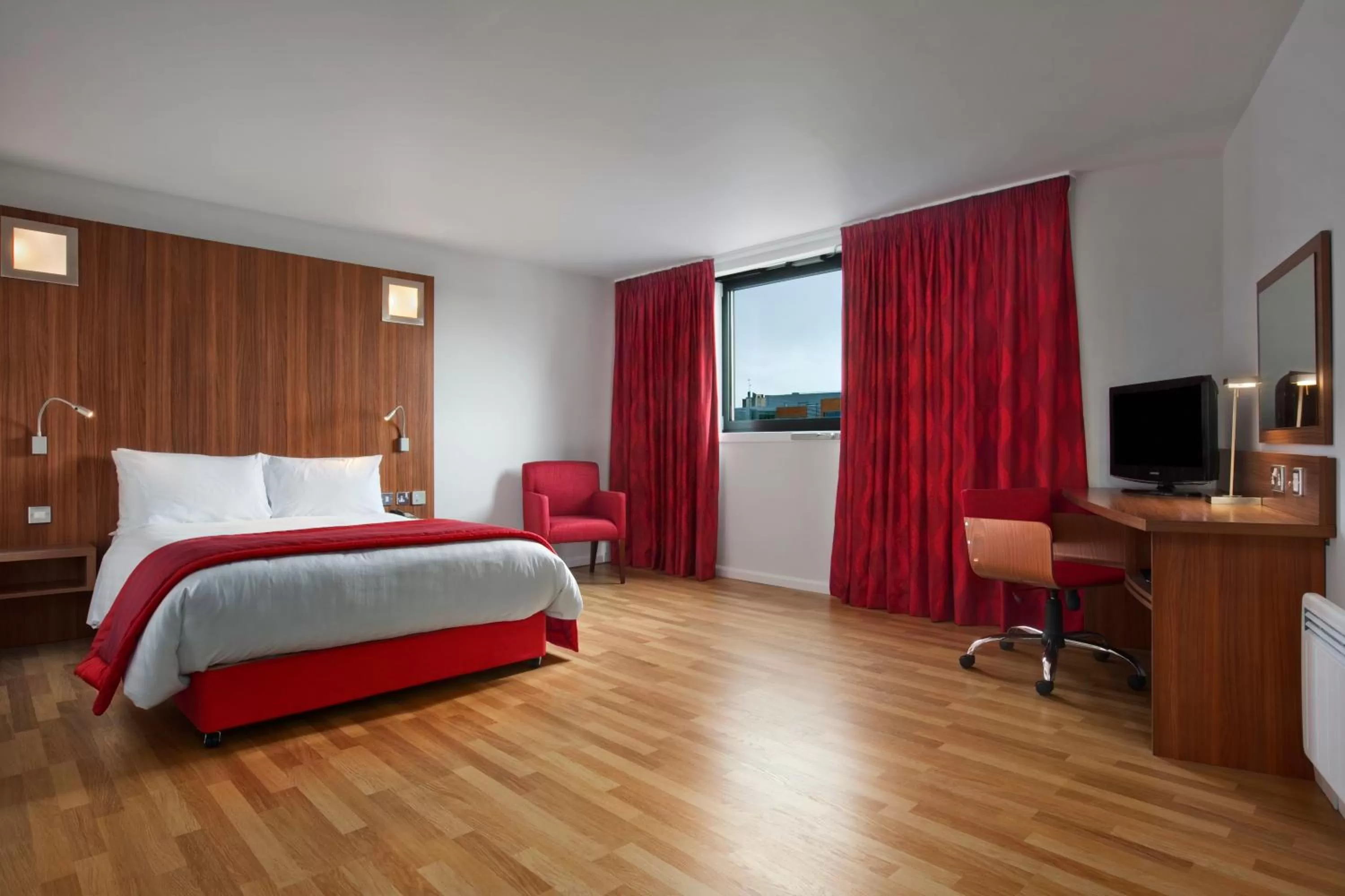 Double Room - Disability Access - Non-Smoking in Ramada Encore Newcastle-Gateshead