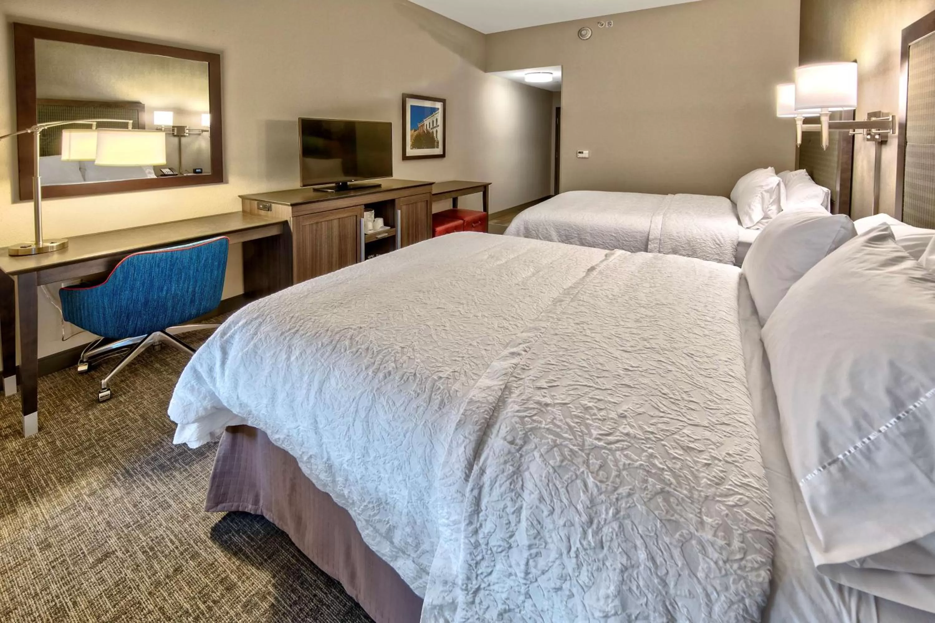 Queen Room with Two Queen Beds - Hearing Access/Non-Smoking in Hampton Inn & Suites Franklin Berry Farms, Tn