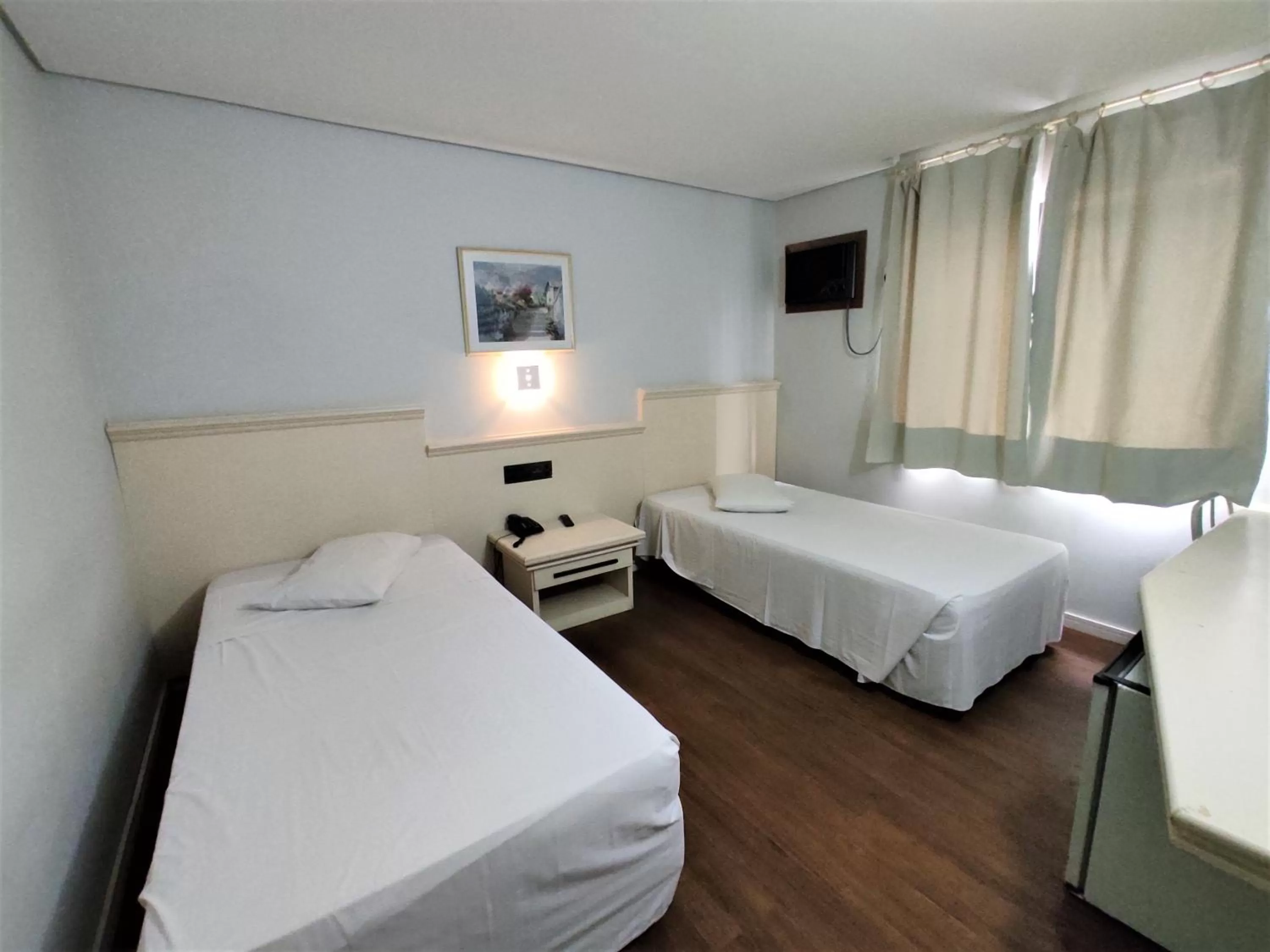 Standard Twin Room in Granville Hotel