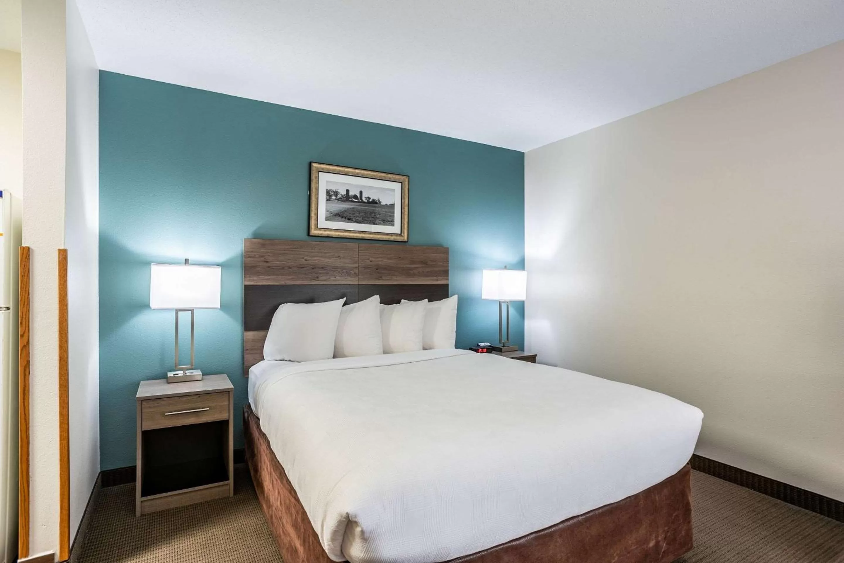 Photo of the whole room in MainStay Suites Cedar Rapids North - Marion
