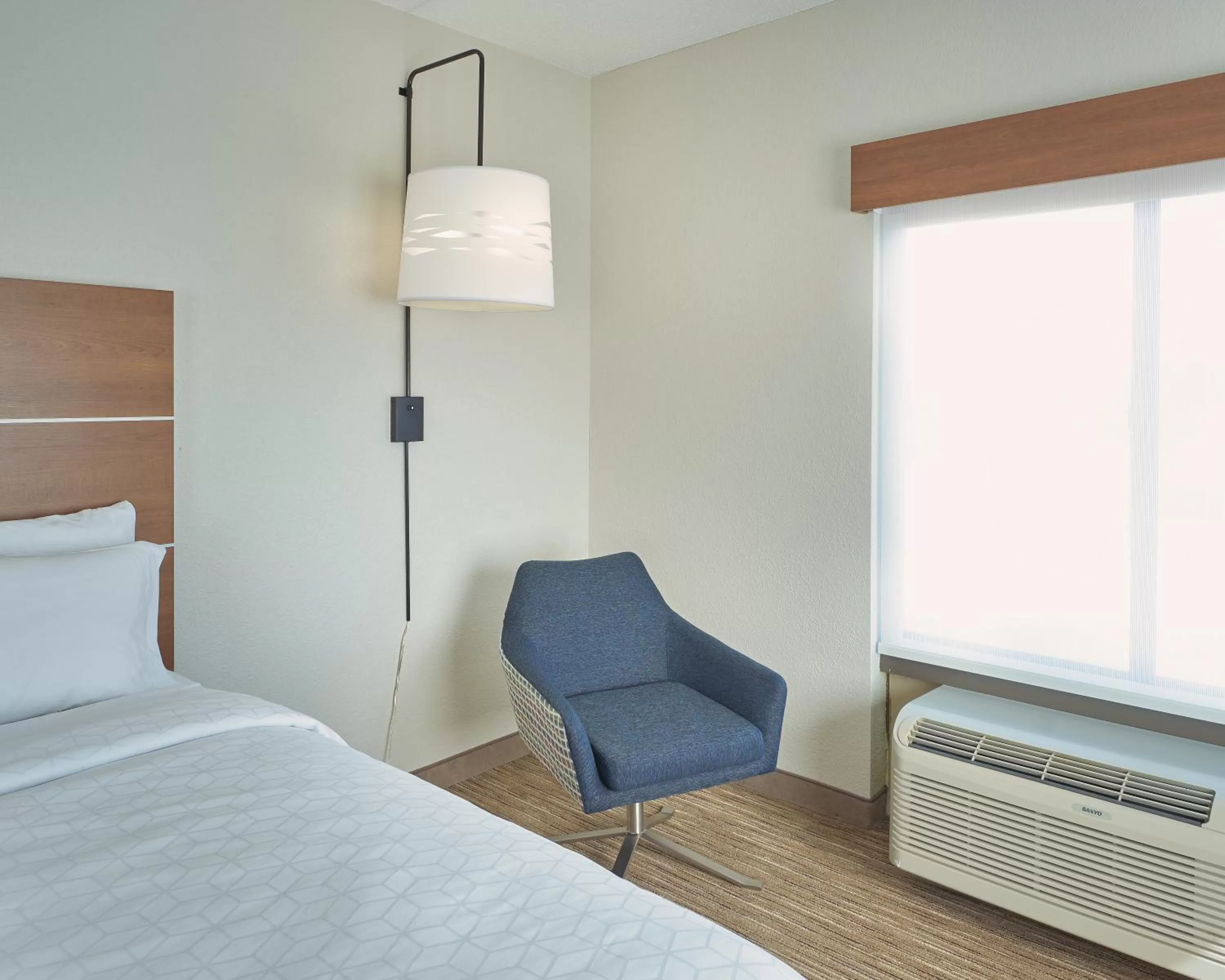 Executive Queen Suite with Two Queen Beds - Non-Smoking in Holiday Inn Express Hotel and Suites Akron South-Airport Area by IHG