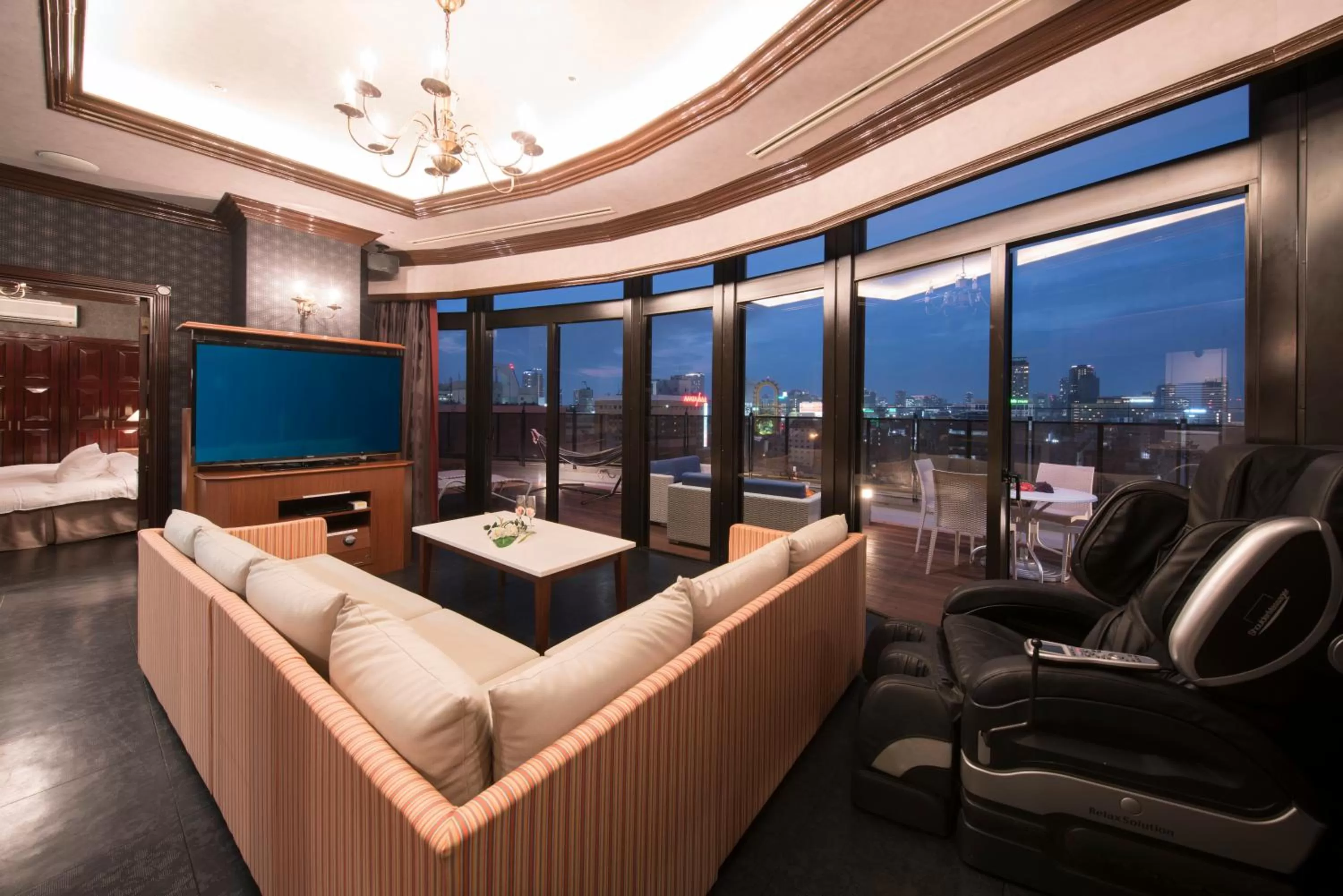 King Suite with Rooftop Terrace in Hotel Alps