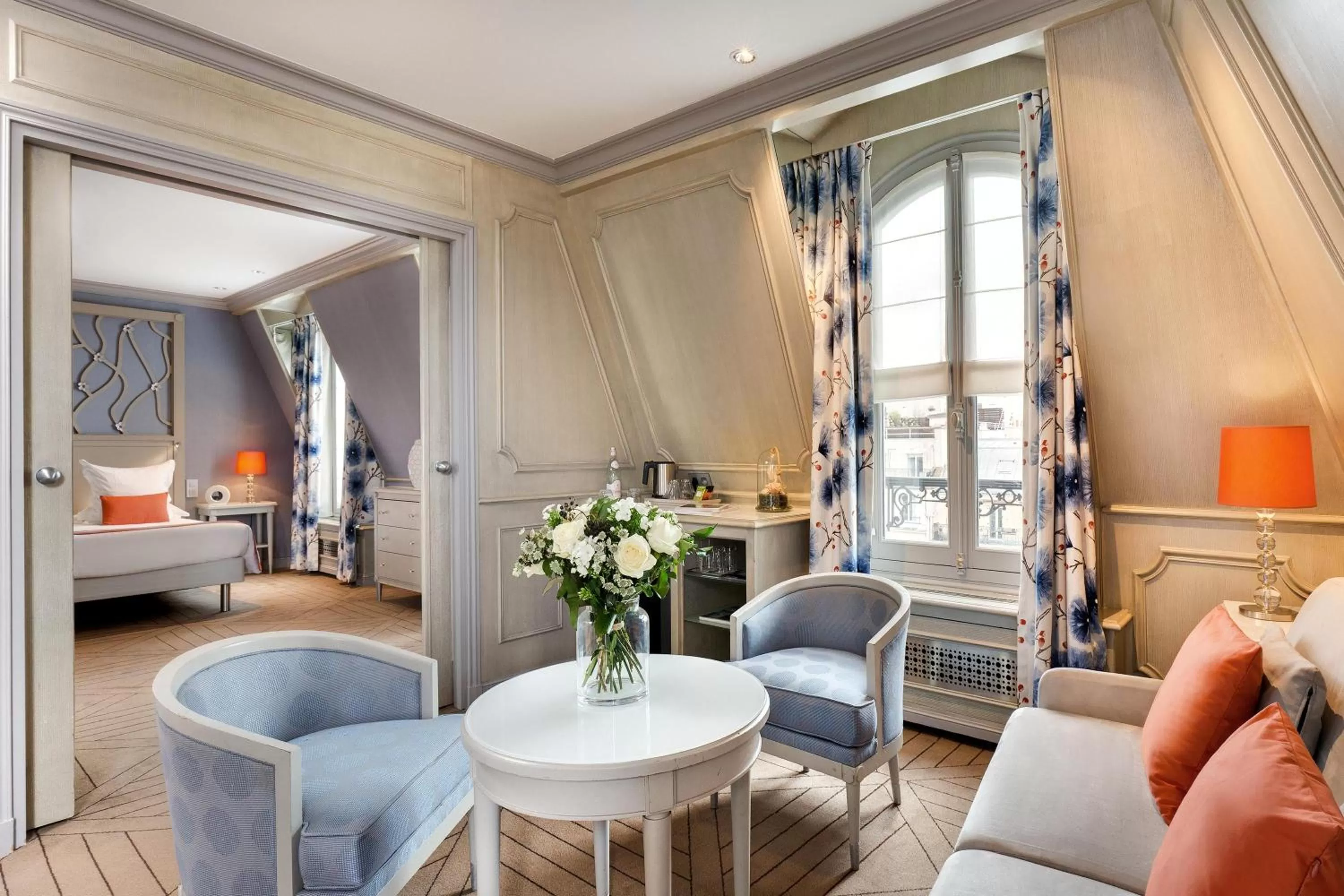 Suite with View in Splendid Etoile