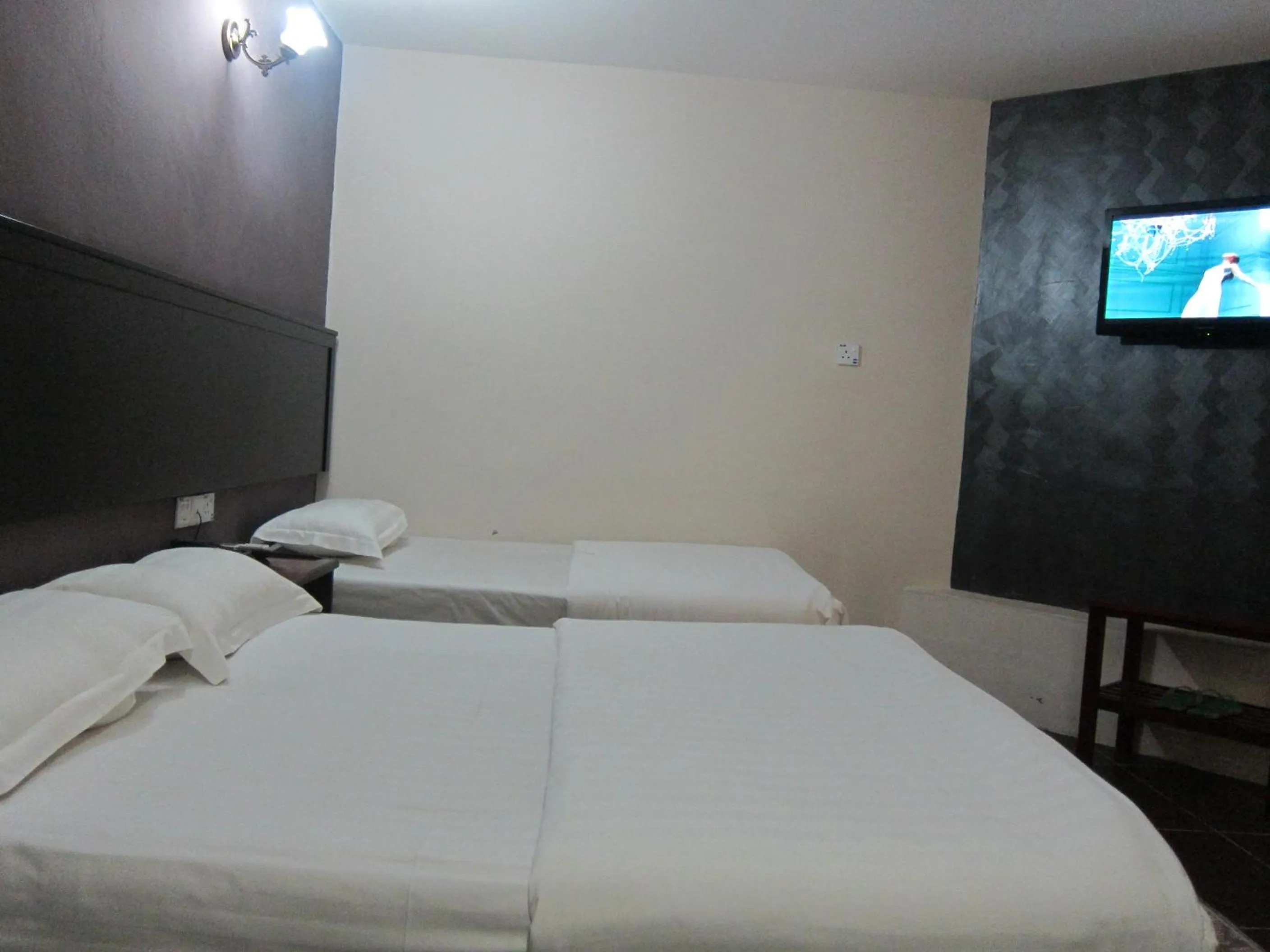 Superior Triple Room in Oriental Inn