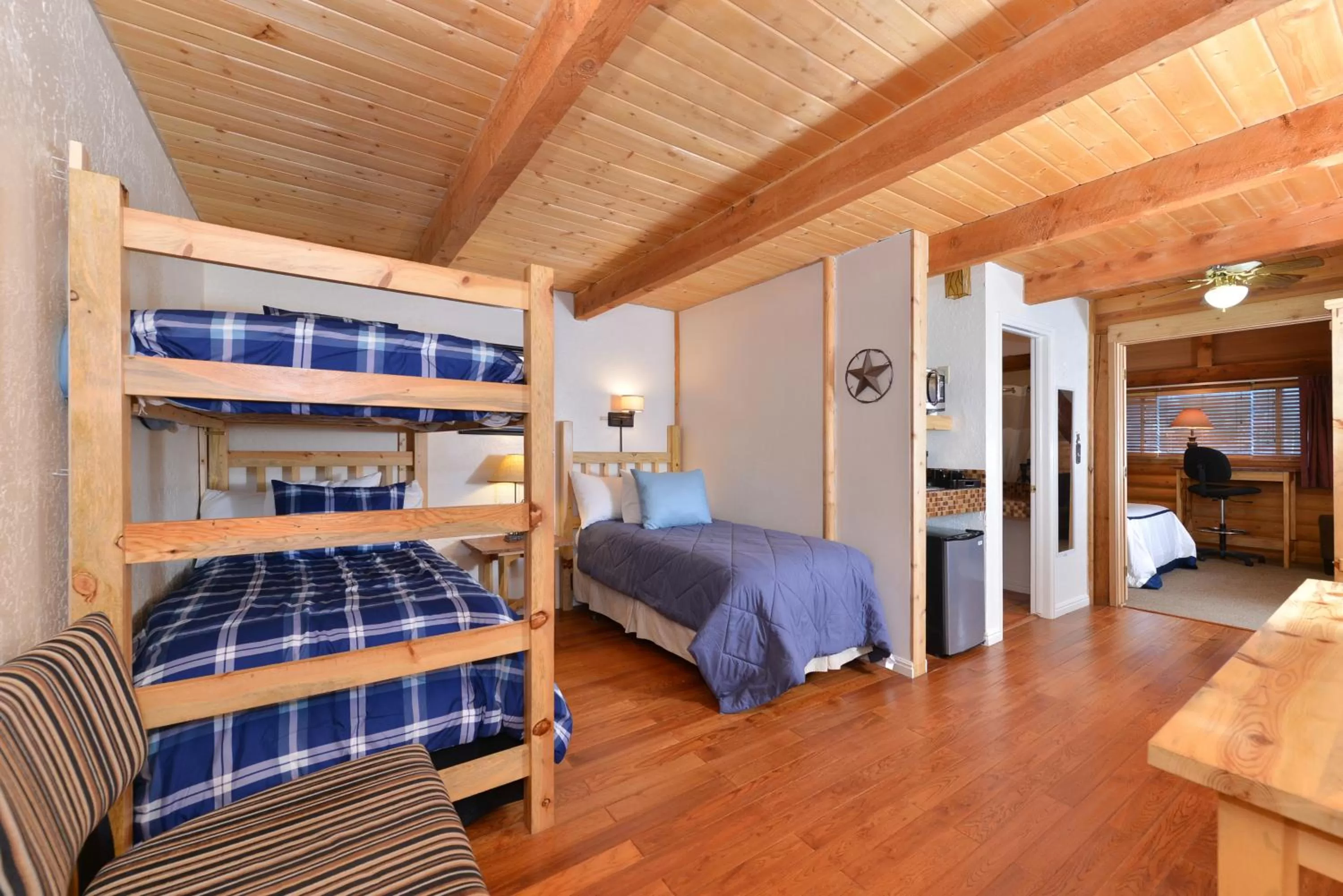 Deluxe Family Suite in The Boulder Creek Lodge