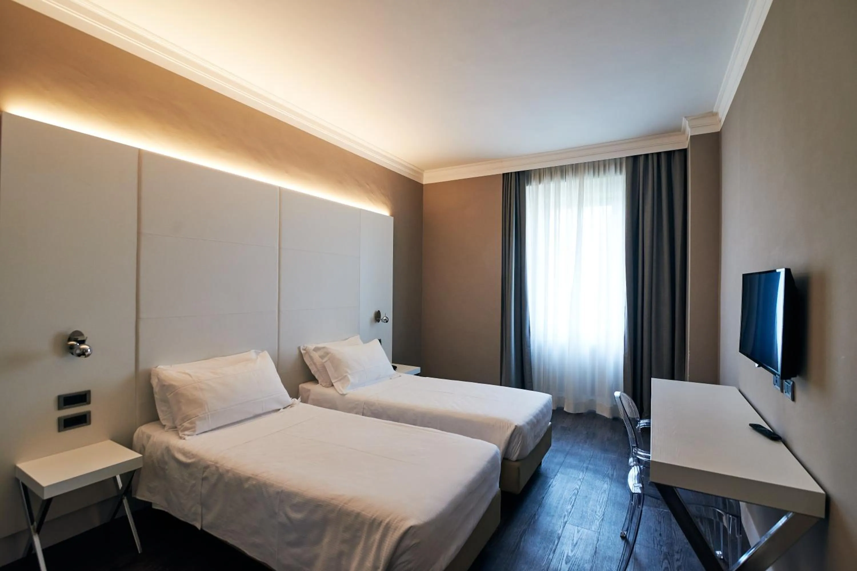 Superior Double or Twin Room in Hotel Poledrini