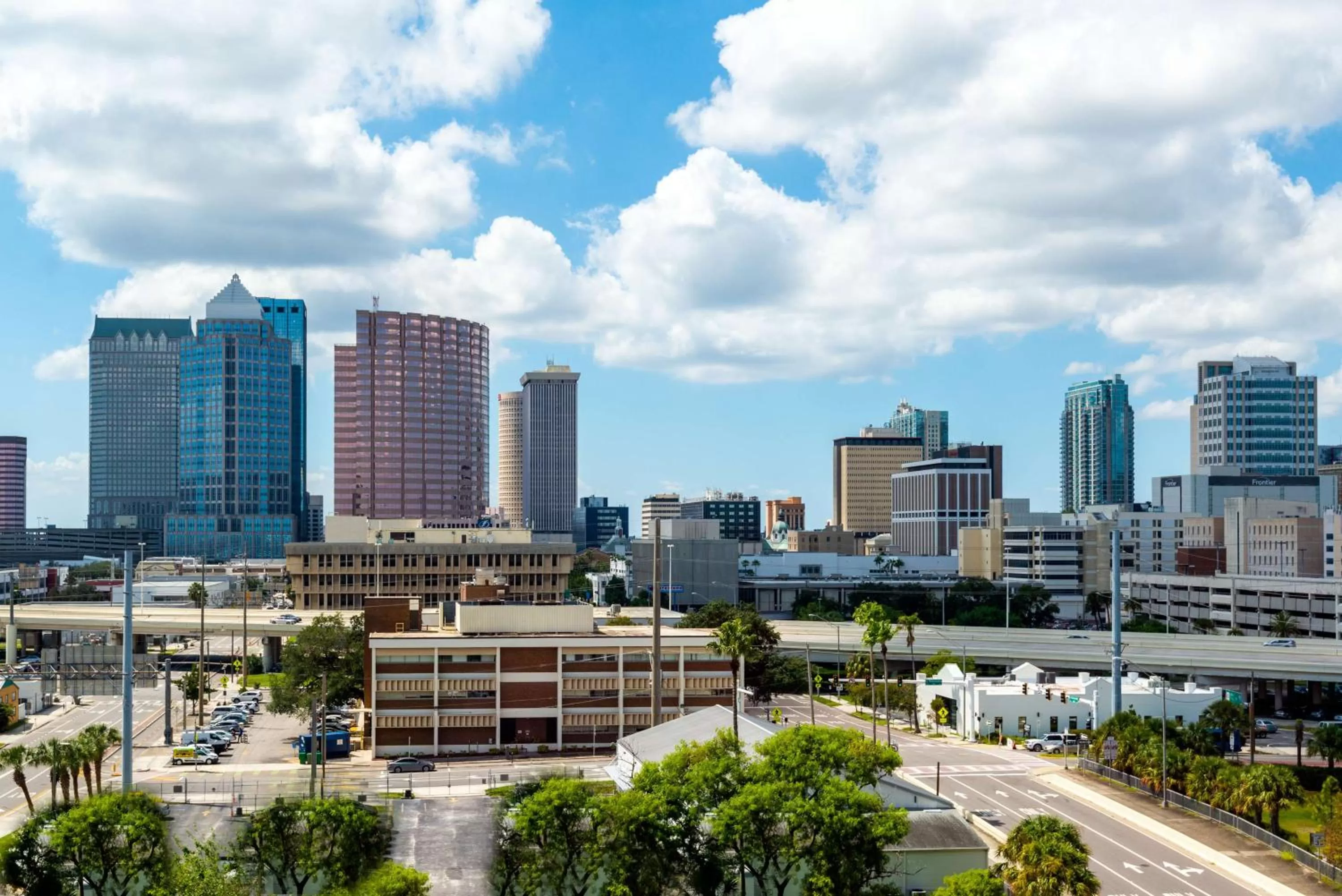 King Room with Sofa Bed and City View in Hampton Inn Tampa Downtown Channel District