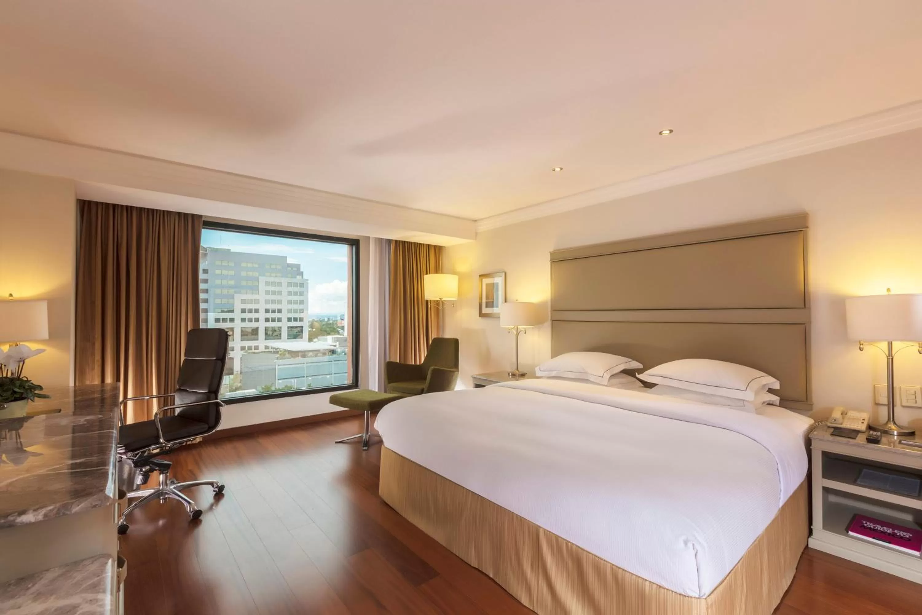 King Room with City View - Club Level in Barcelo Guadalajara