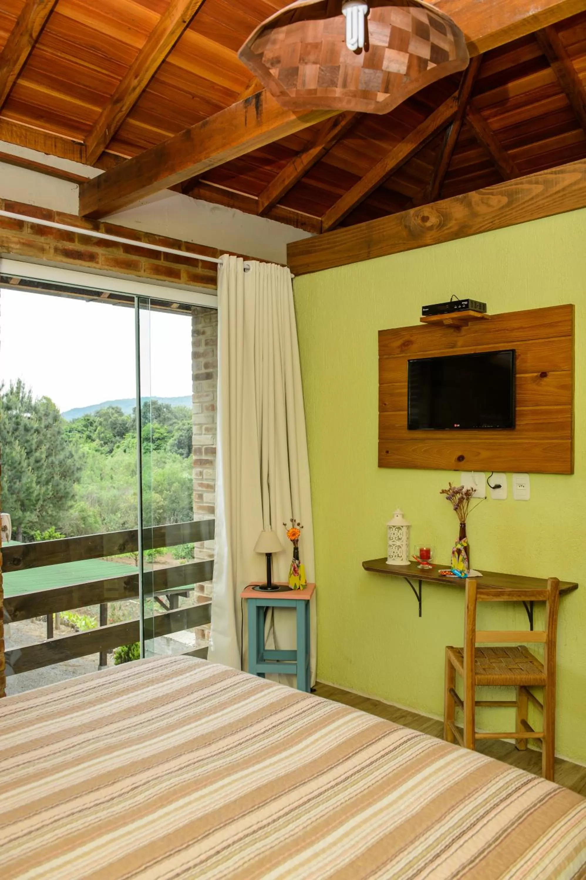 Double Bed room  in Bina's Haus Pousada, Cafeteria e Atelier