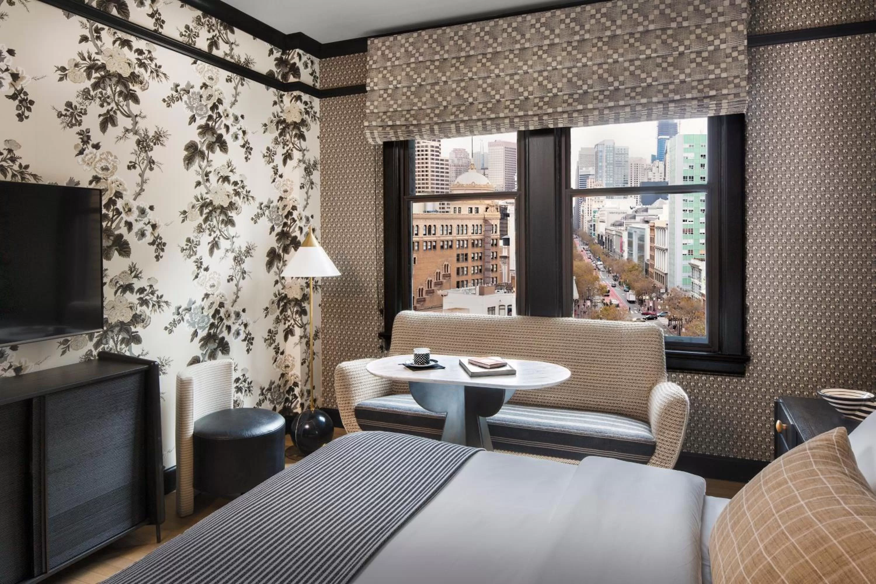 Premier King, Larger Guest room, 1 King, City view in San Francisco Proper Hotel, a Member of Design Hotels