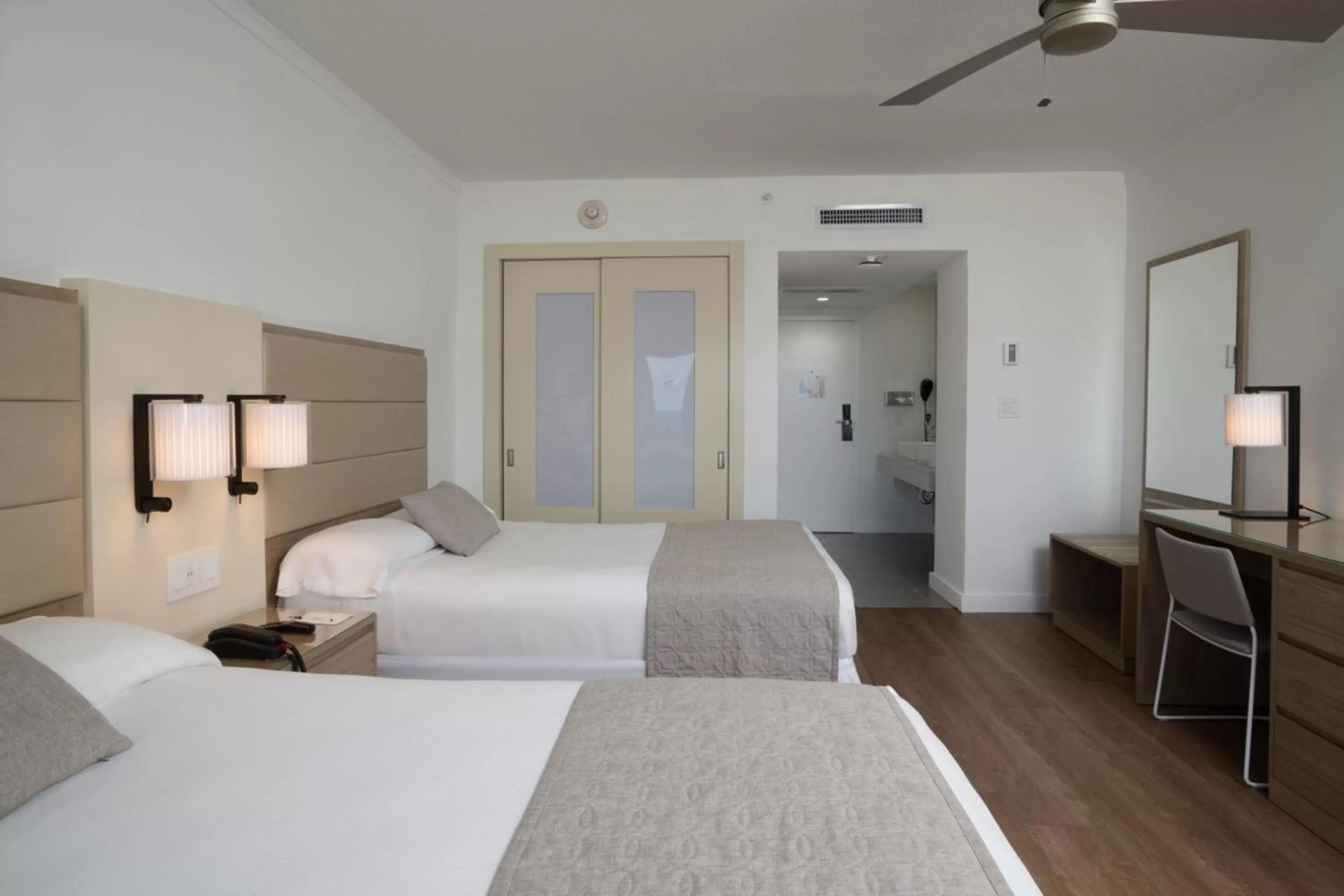 Deluxe Ocean Front Double Beds in Riu Plaza Miami Beach