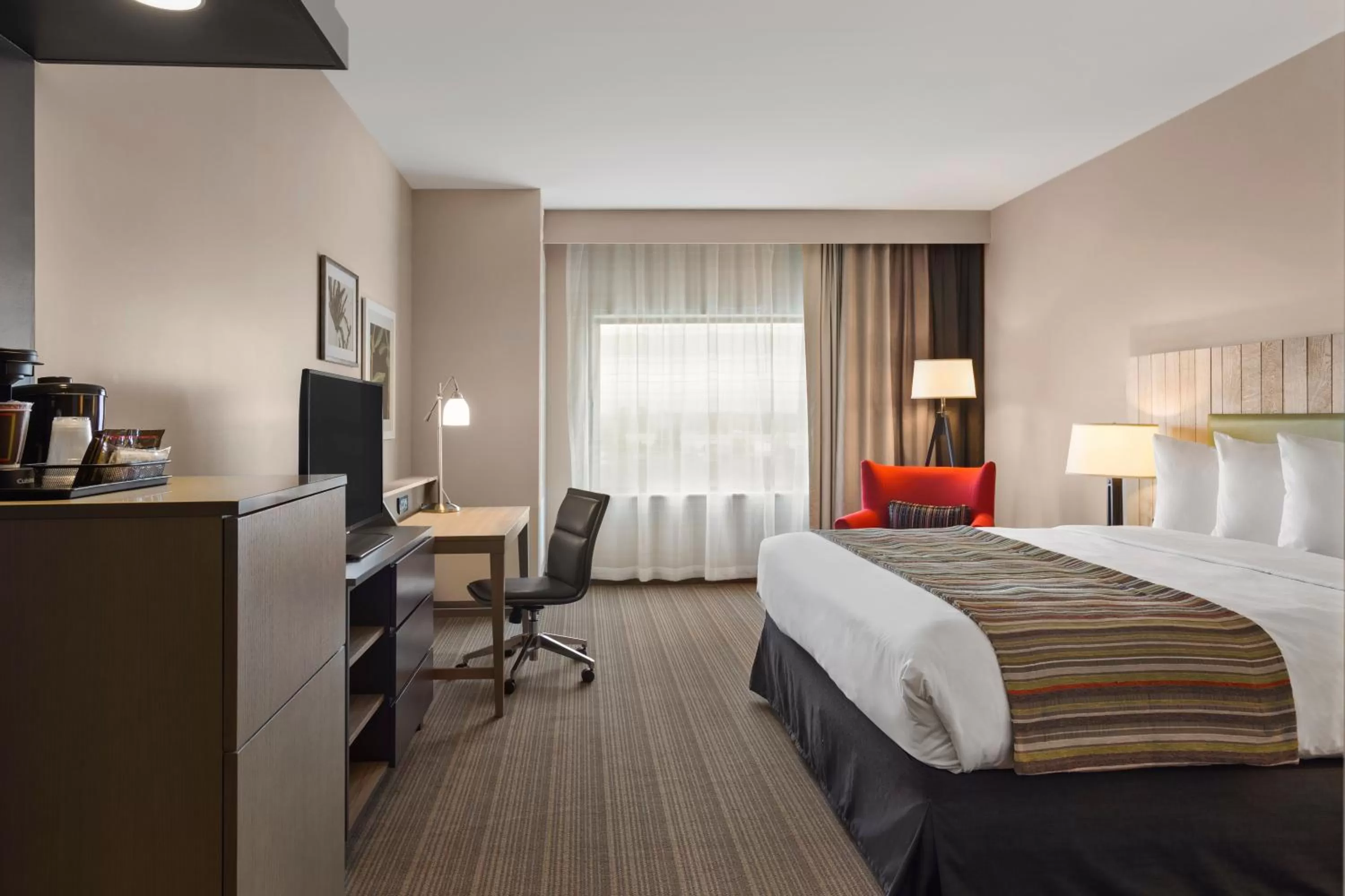 King Room with Disability Access in Country Inn & Suites by Radisson, Smithfield-Selma, NC
