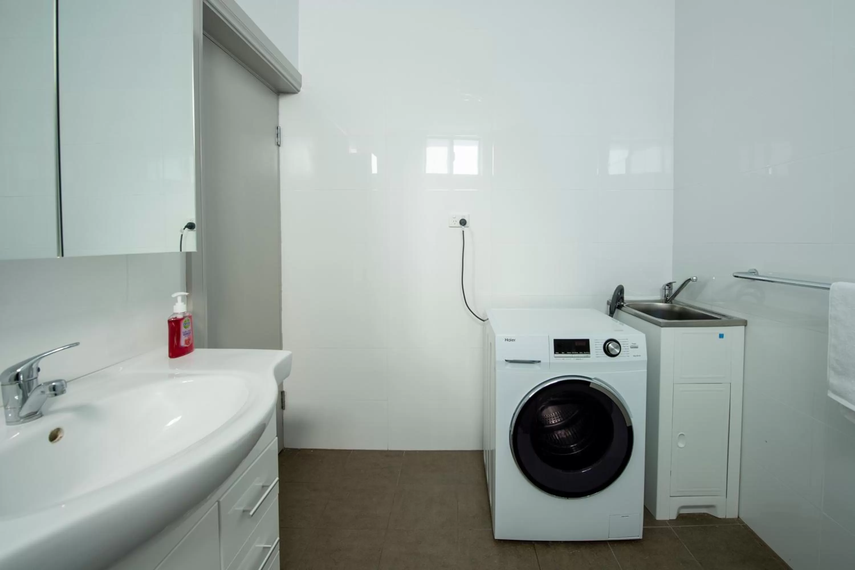 Twin Room with Shared Bathroom in City Centre Motel Hotel