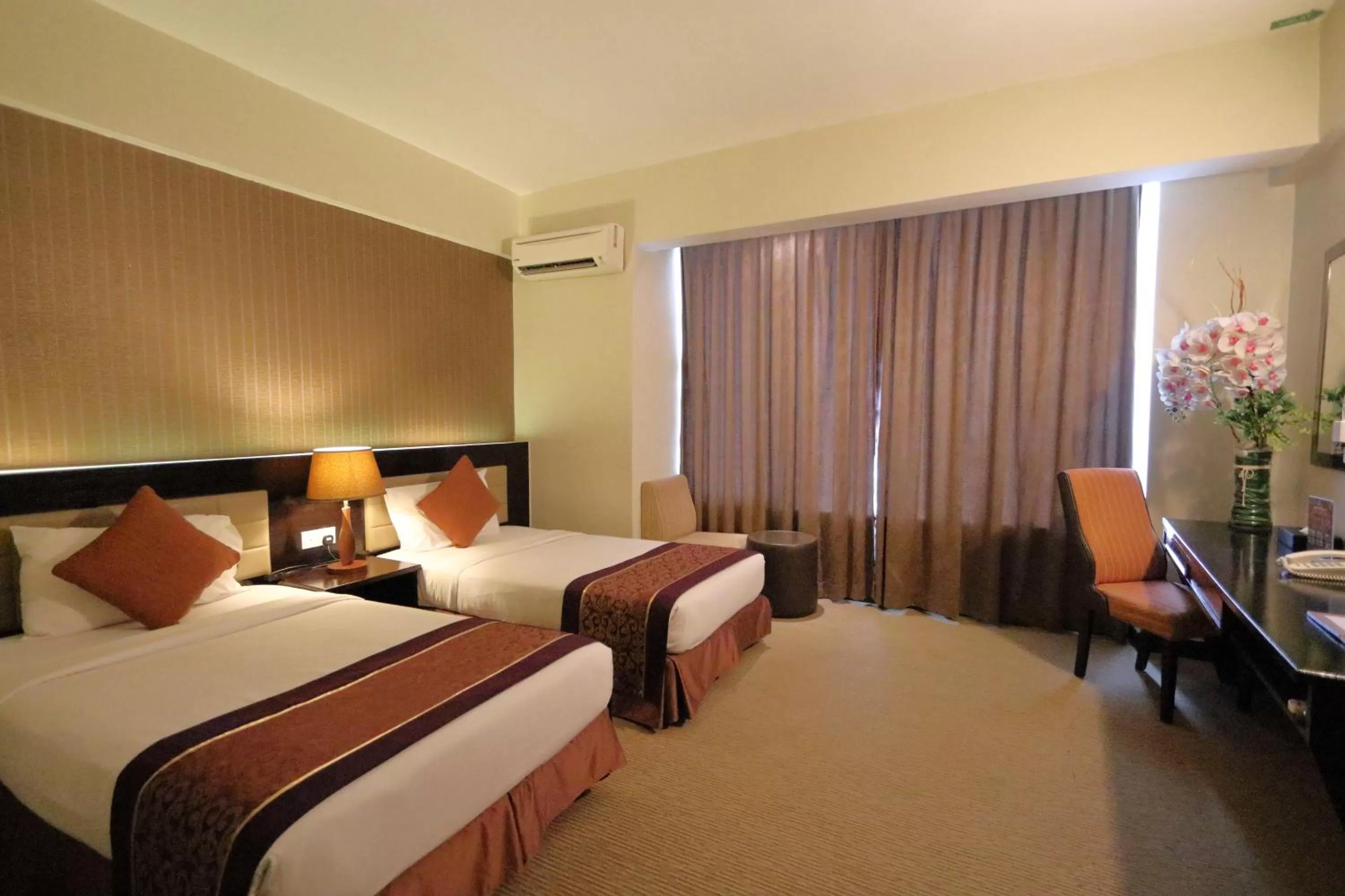Deluxe Twin Room in The Guest Hotel & Spa