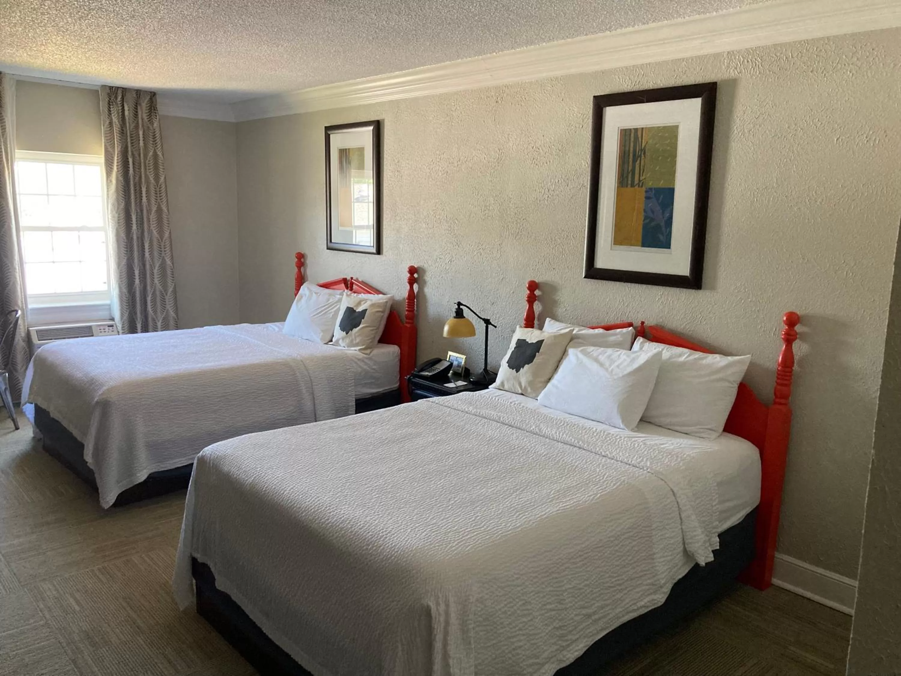 Standard Queen Room with Two Queen Beds in The Aurora Inn Hotel and Event Center