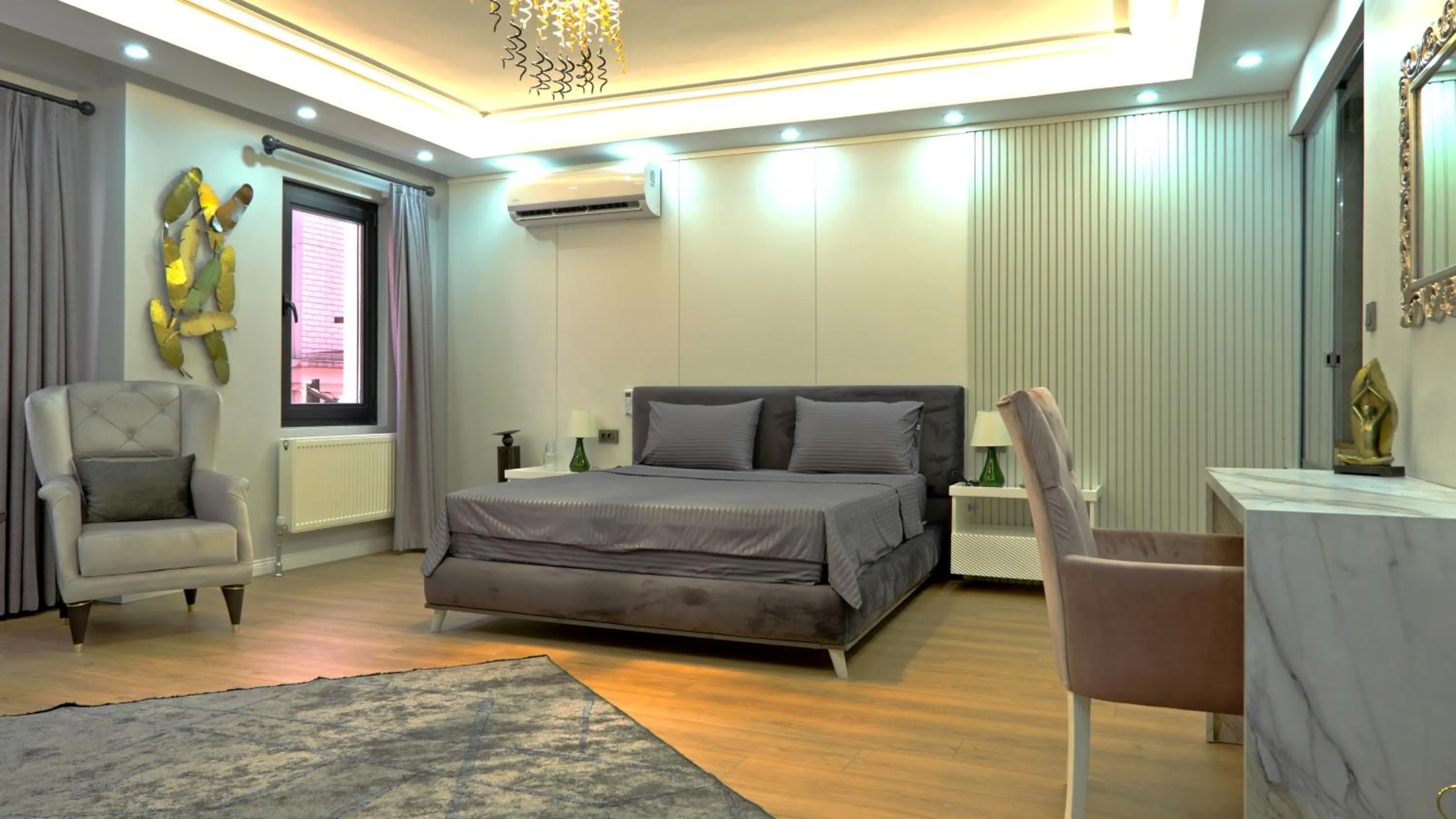 Deluxe Queen Studio  in MyKent Hotel