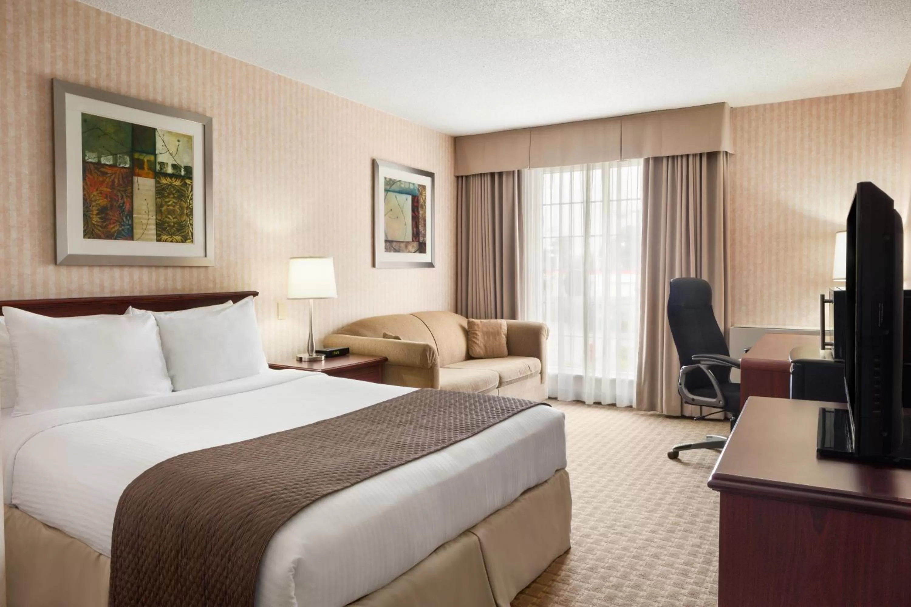 Queen Room - Non-Smoking in Days Inn by Wyndham Brantford