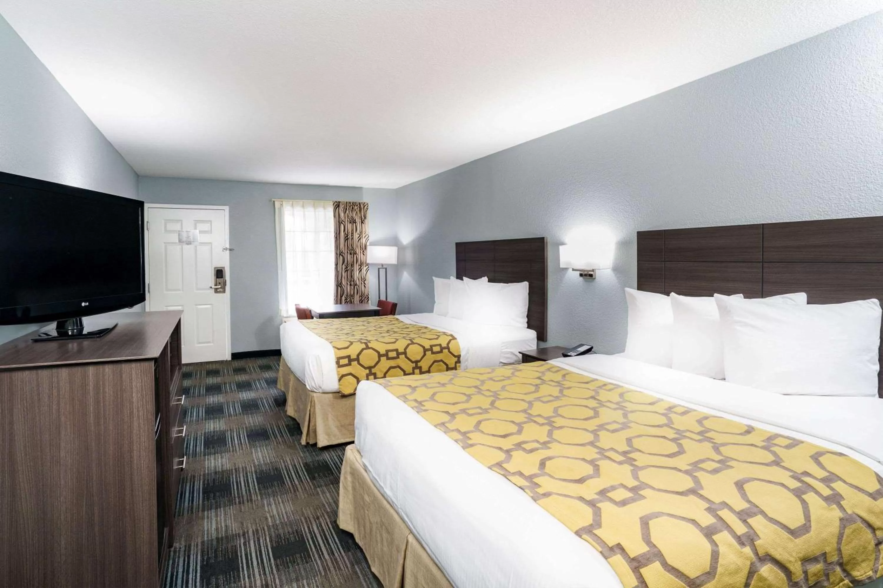 Queen Room with Two Queen Beds - Non-Smoking in Baymont by Wyndham Gallatin