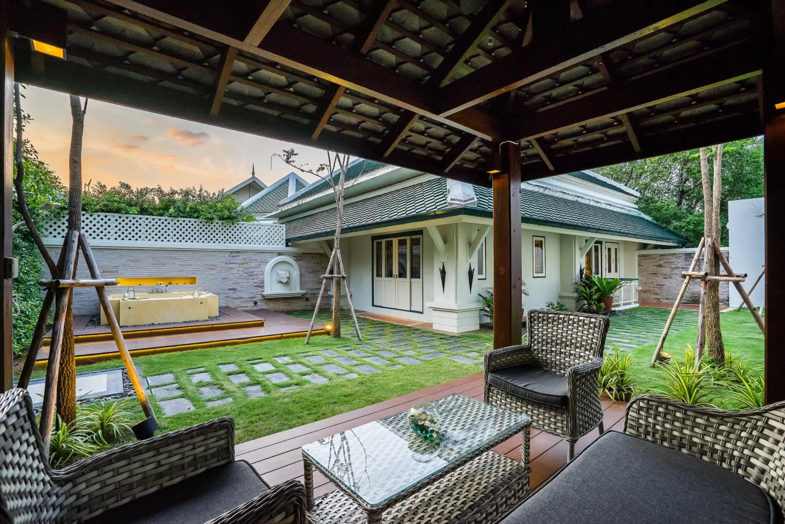 Courtyard Villa in Kalanan Riverside Resort