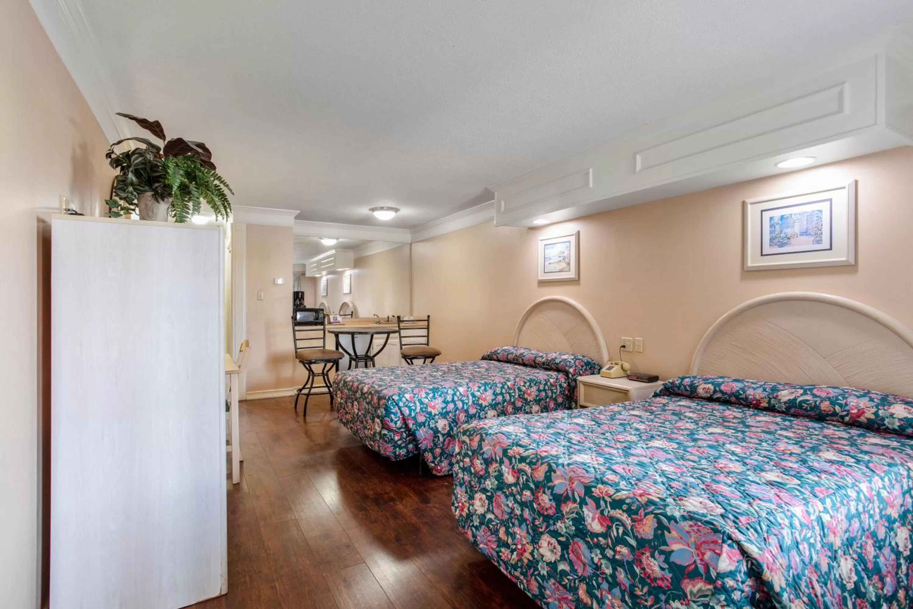 Deluxe Double Room- Non Smoking in Edgewater Inn - Biloxi Beach