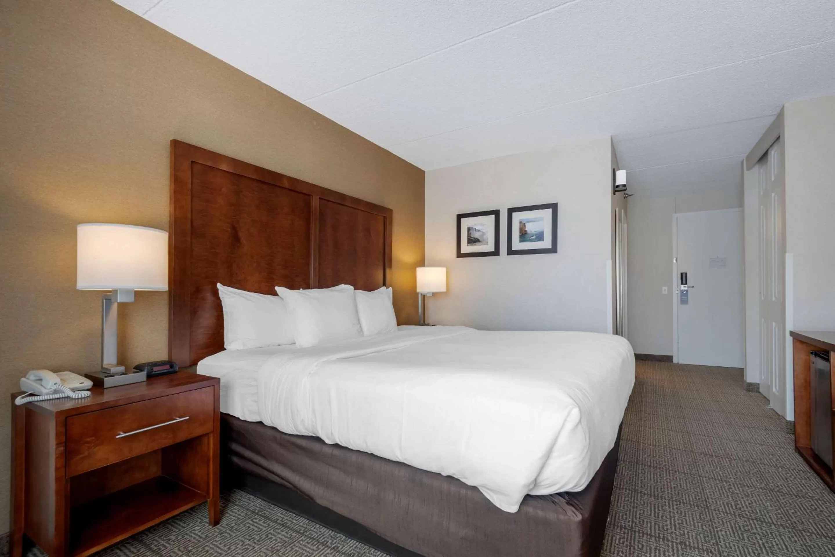 King Room in Comfort Inn The Pointe