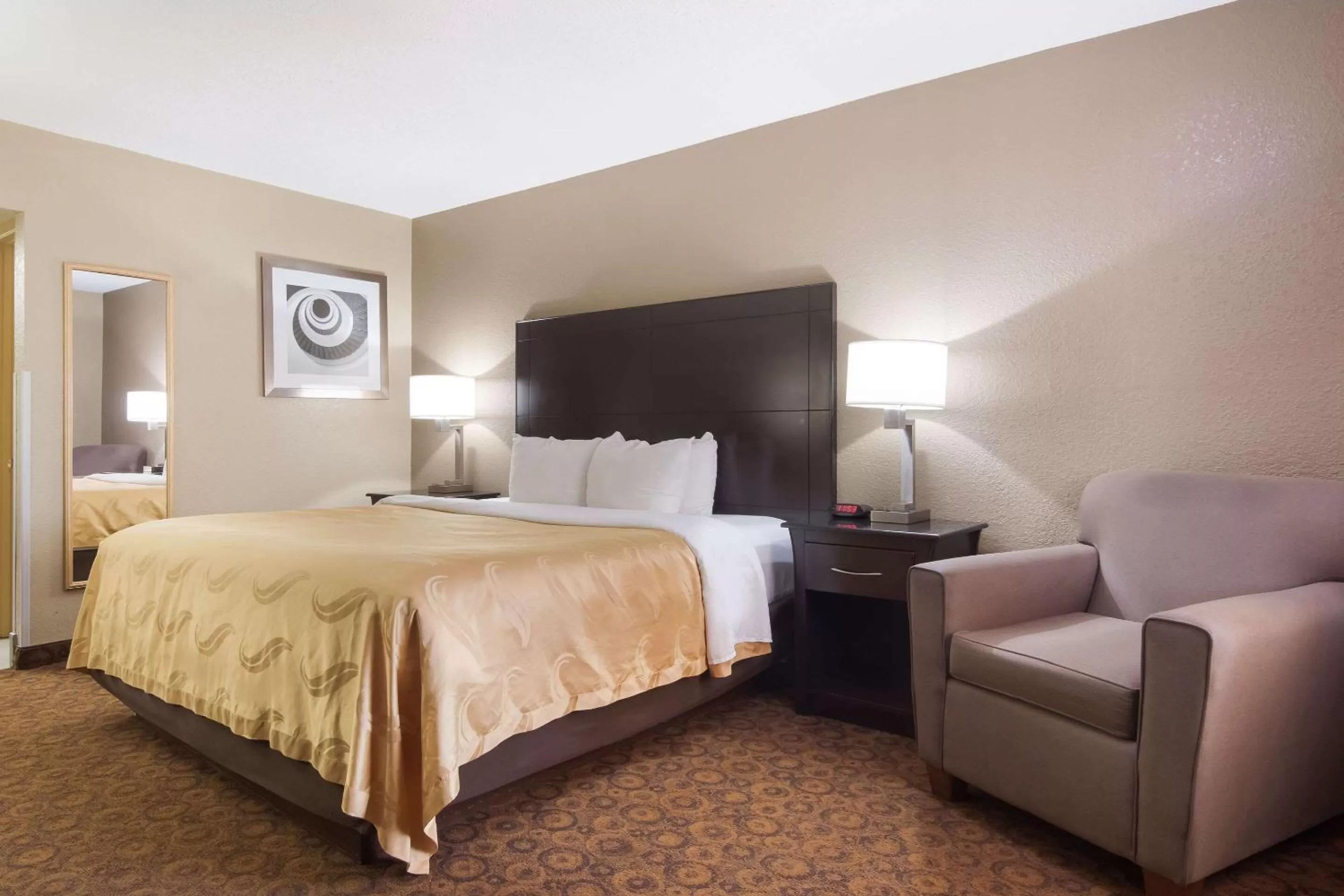 King Room - Non-Smoking in Quality Inn Magnolia