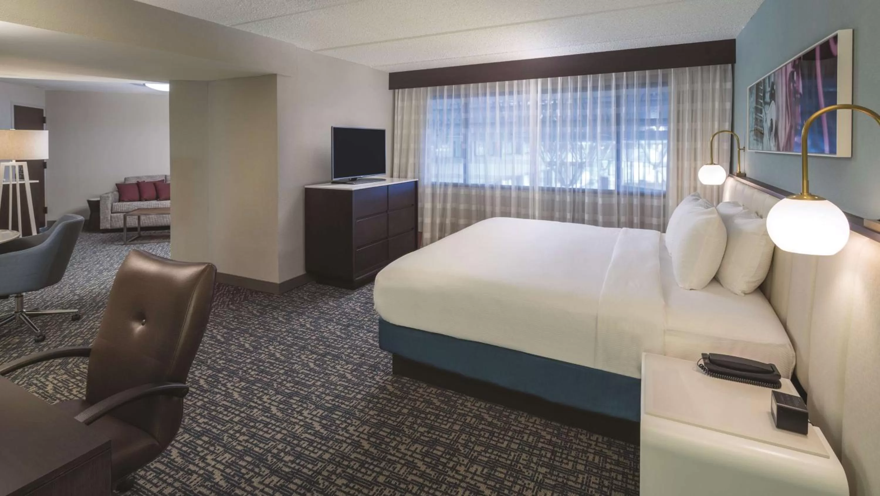 Junior King Suite with Sofa Bed in DoubleTree by Hilton Austin Northwest - Arboretum