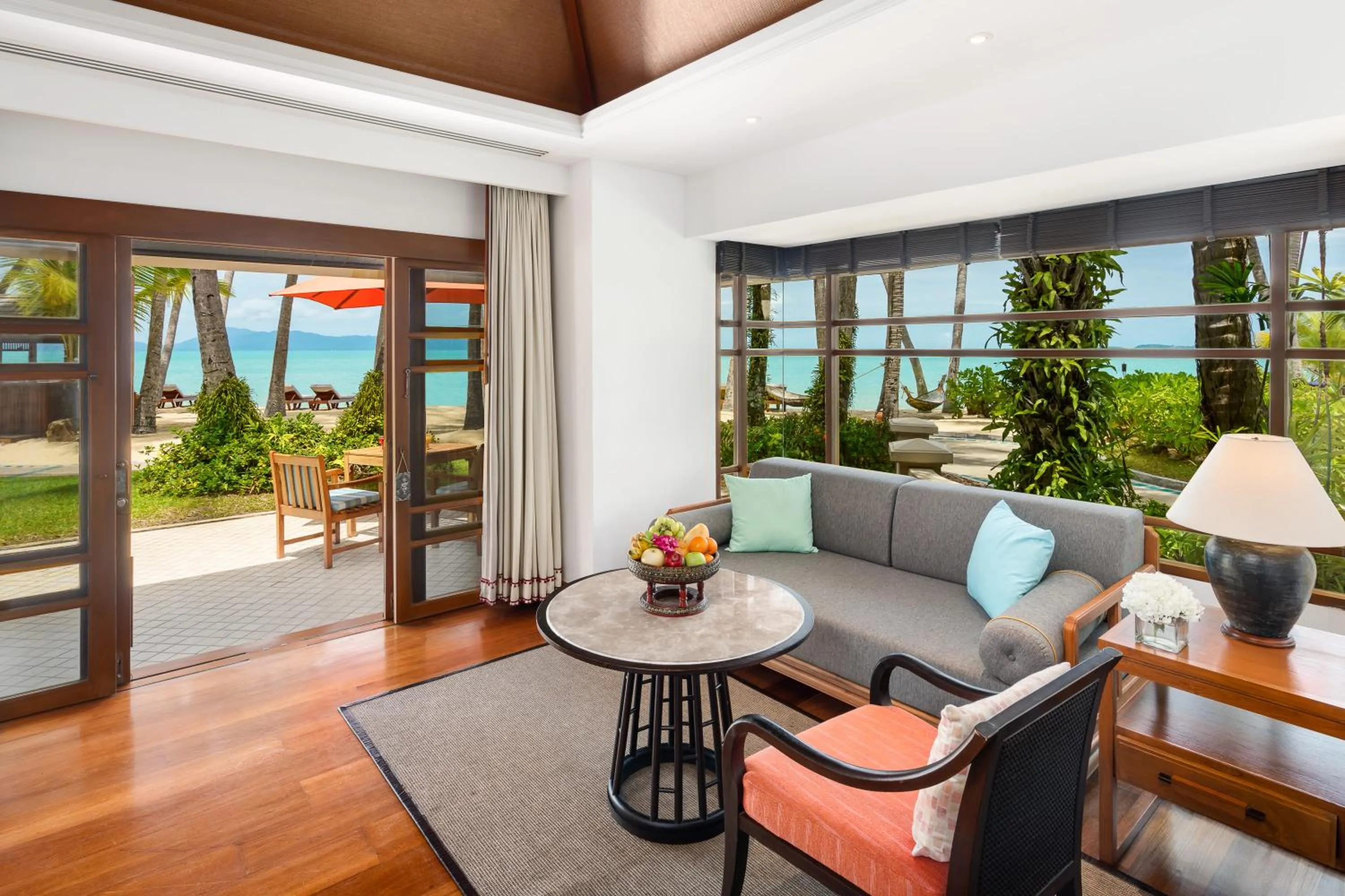 Deluxe Beachfront Villa in Santiburi Koh Samui