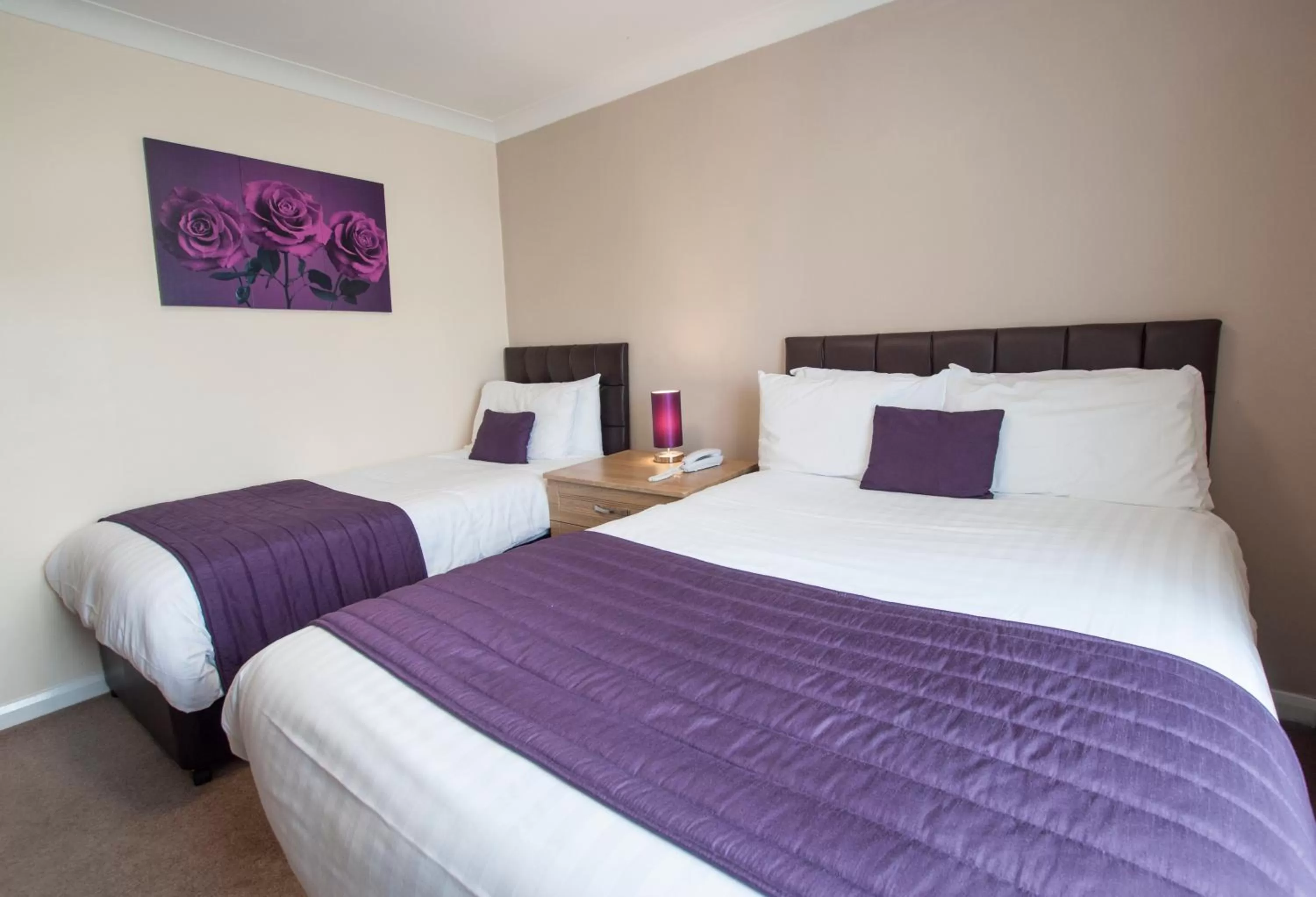 Bedroom, Bed in Exeter Court Hotel