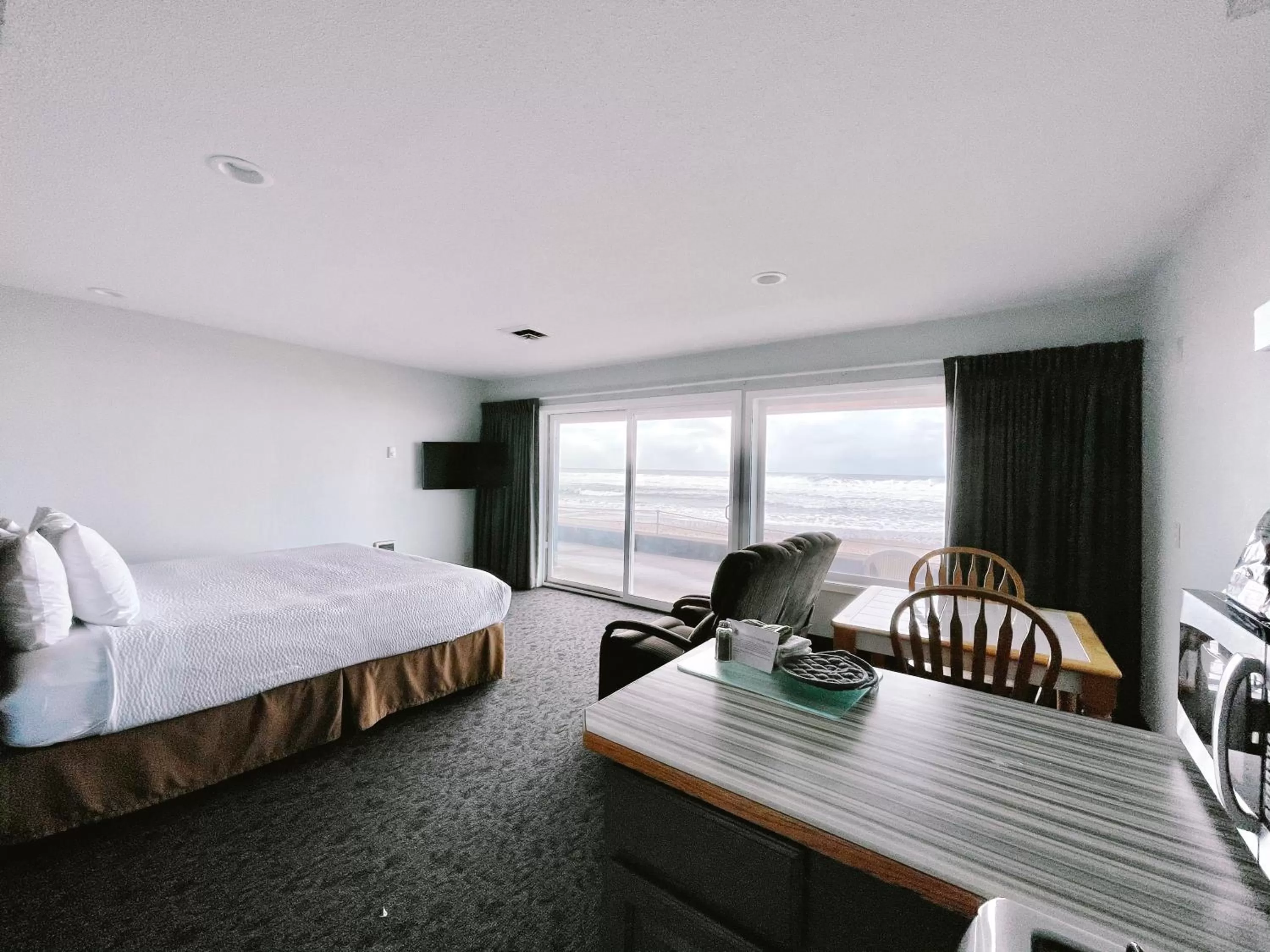 King Room - First Floor in The Sandcastle Beachfront Hotel