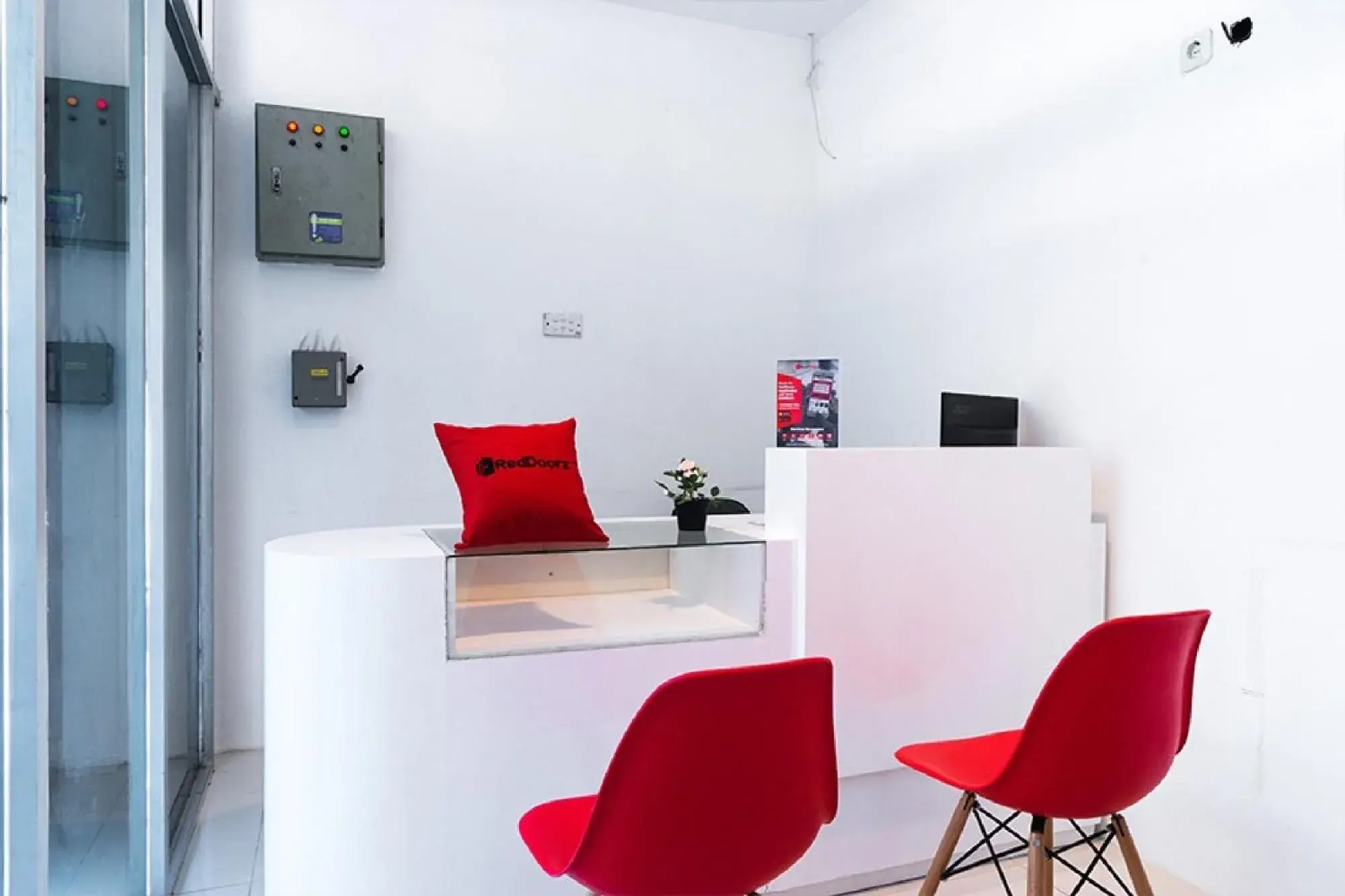 RedDoorz near Seasons City Mall RedDoorz near Seasons City Mall