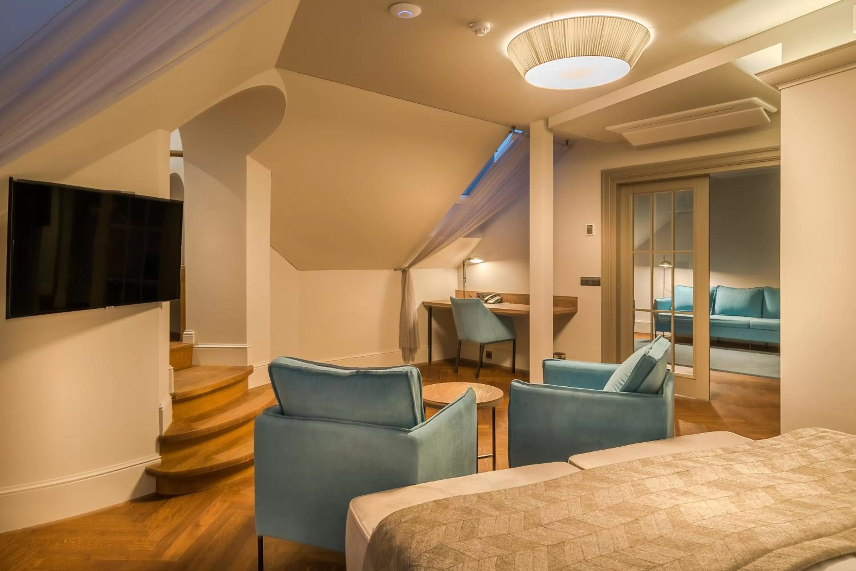 Suite with City View in Hotel Vilnia