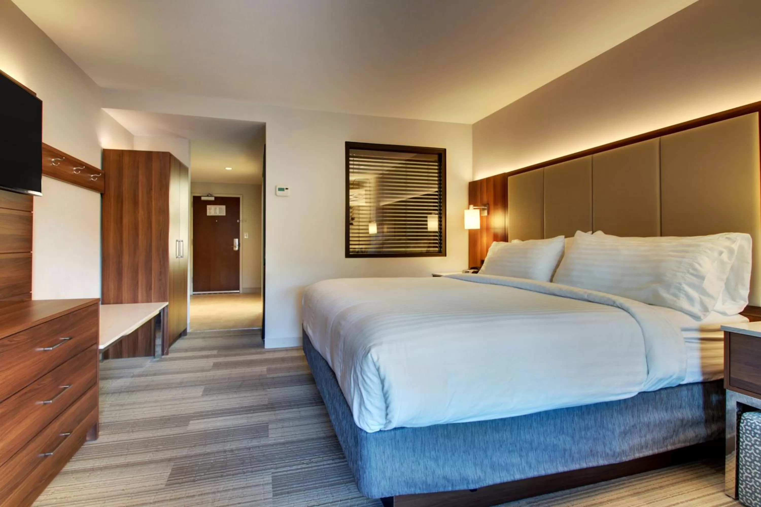 Suite - Mobility Access Roll in Shower/Non-Smoking in Holiday Inn Express & Suites Helen by IHG