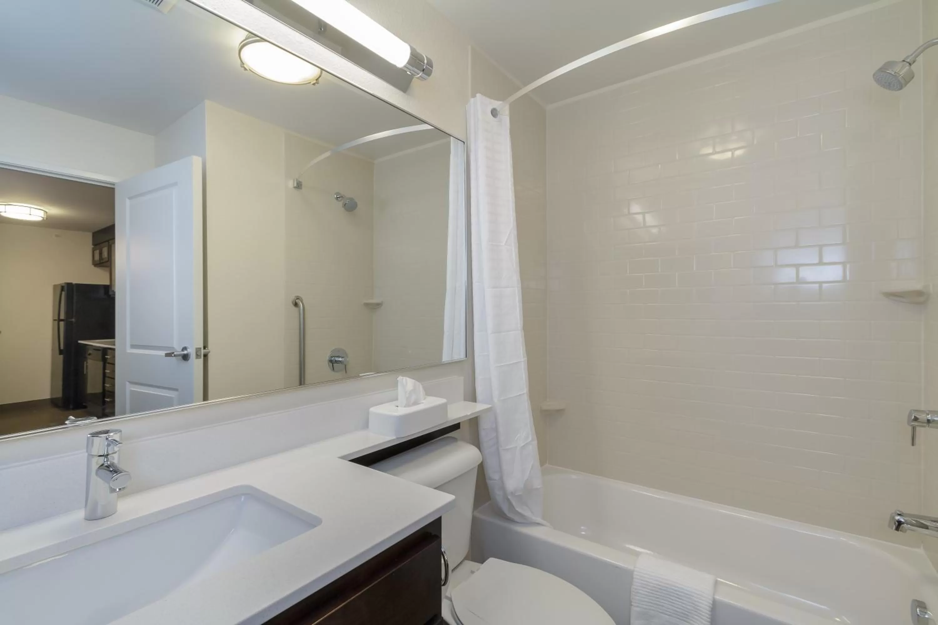 One-Bedroom Queen Suite in Candlewood Suites Mishawaka by IHG