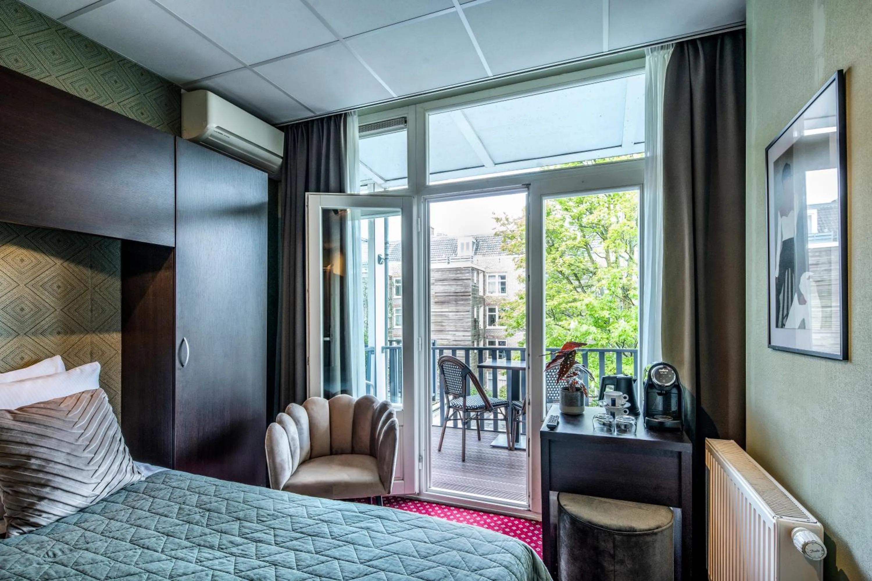 Double Room with Balcony in Hotel Atlantis Amsterdam