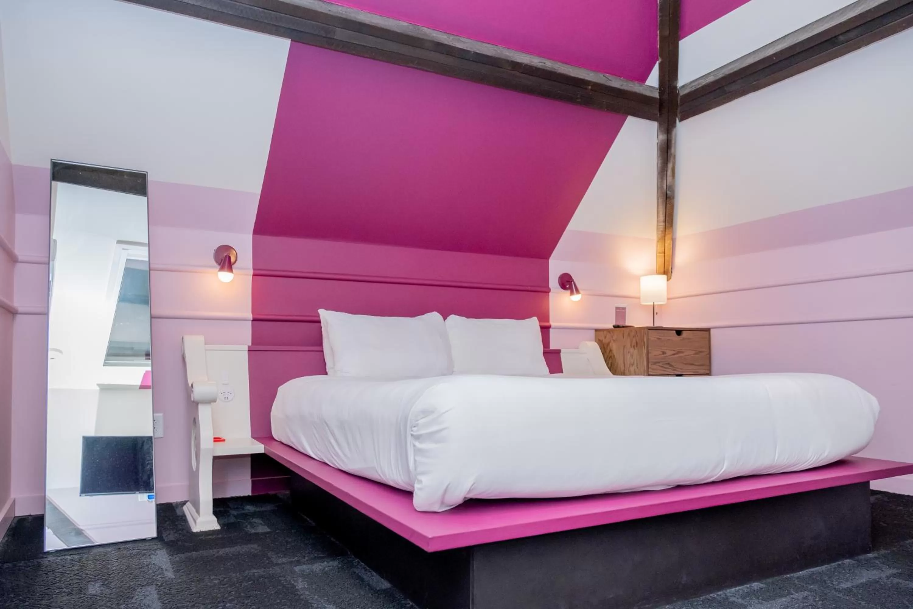 Room 3:4 - Skylight King in The Russell