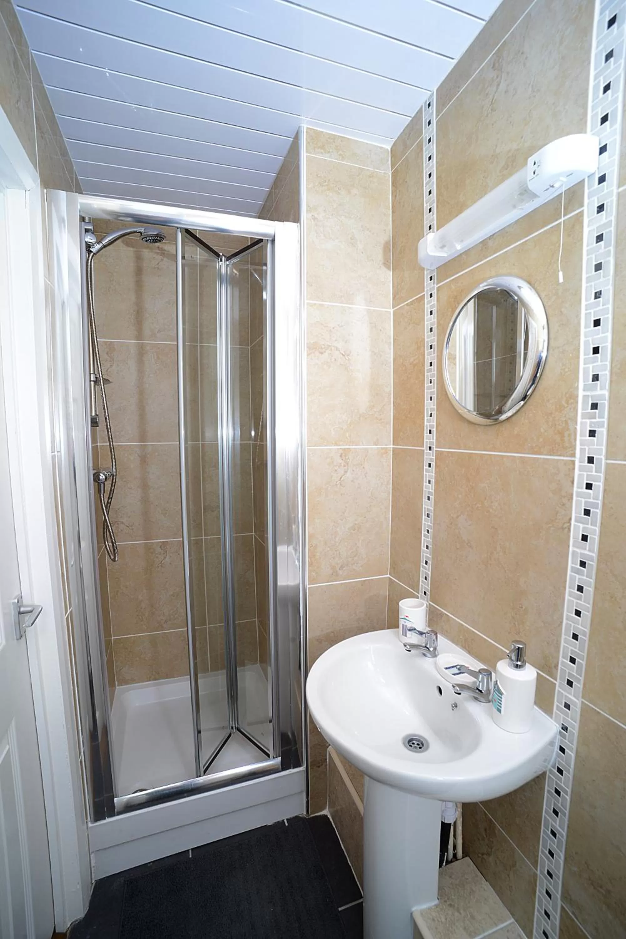 One-Bedroom Apartment in The Winter Garden Suites