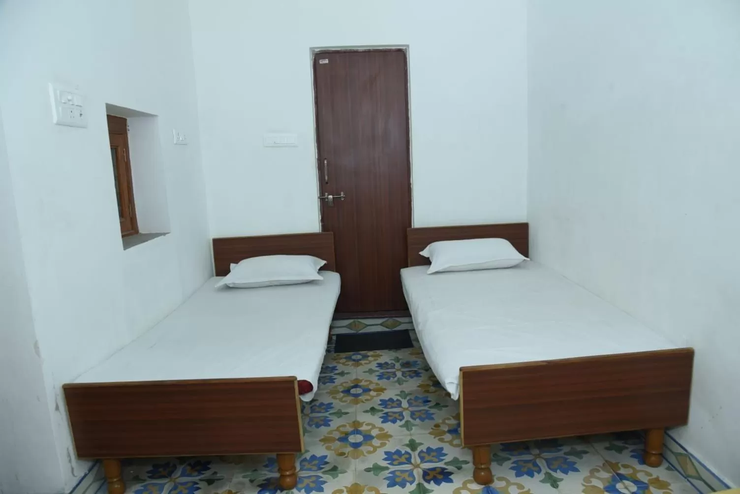 Budget Double or Twin Room - single occupancy in Hotel Swagatam