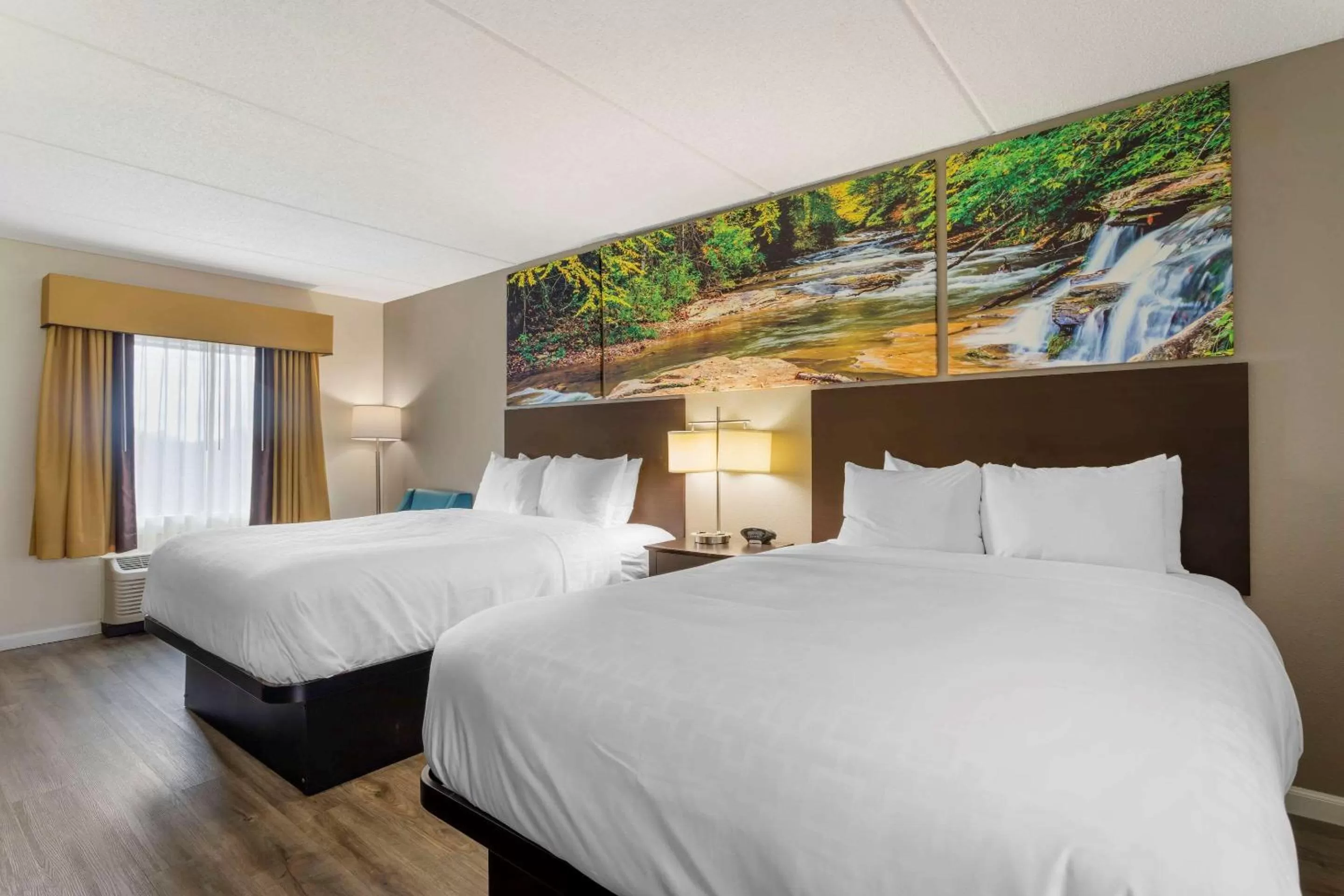 Queen Room with Two Queen Beds - Accessible/Non Smoking in Clarion Pointe Kimball By Choice Hotels