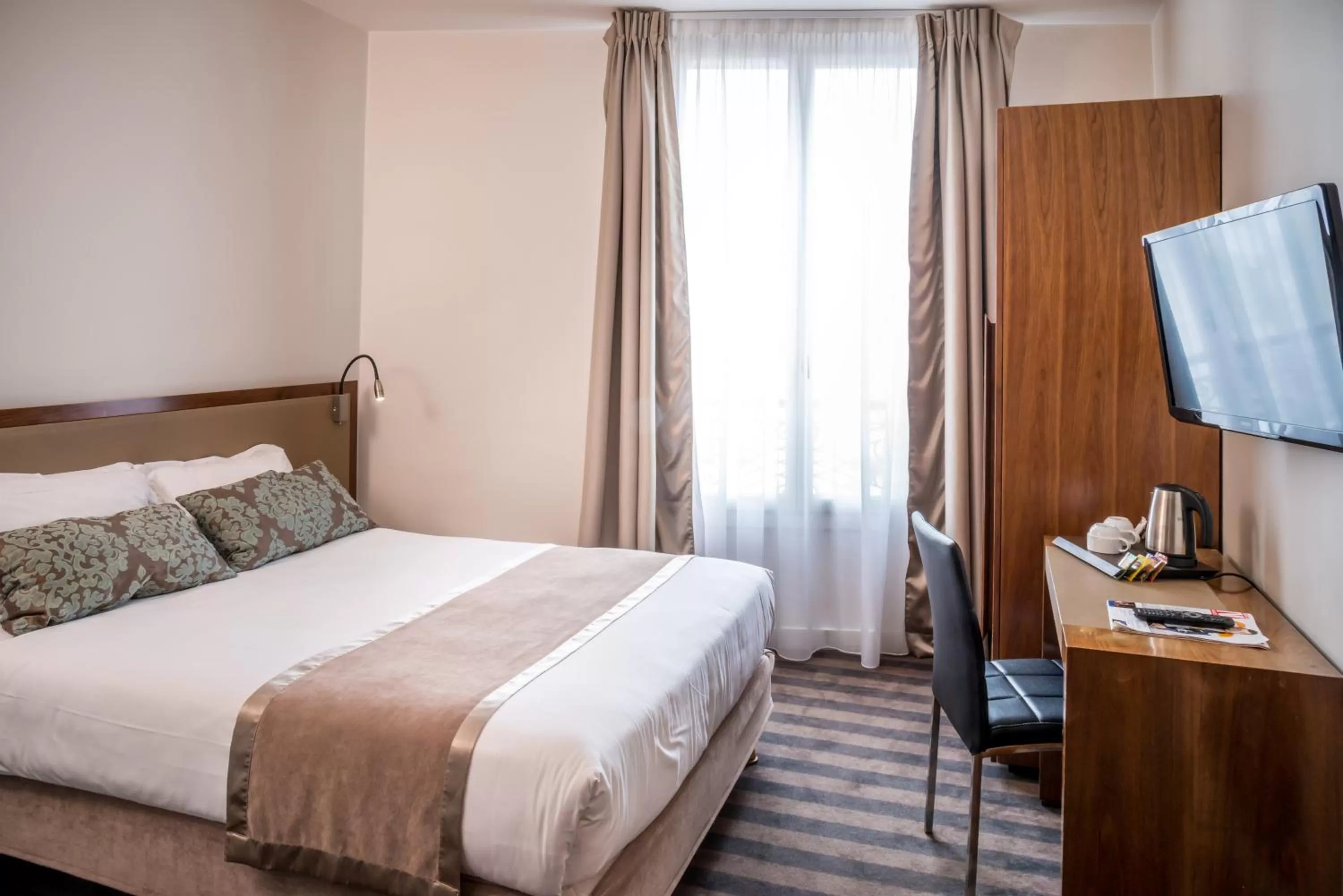 Standard Single Room in Art Hotel Eiffel