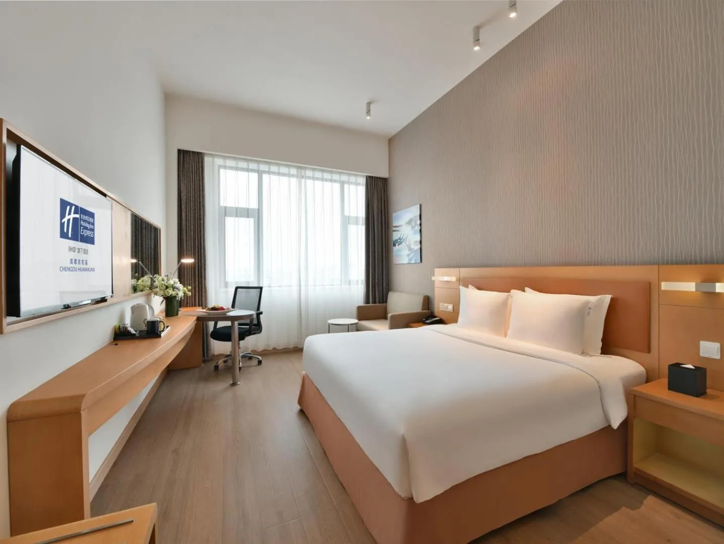 Standard King Room in Holiday Inn Express Chengdu Huanhuaxi by IHG-Near Jinsha Site Musem,Near Wuhou Temple Museum,Welcome drinks,Free gym,Free self-service laundry